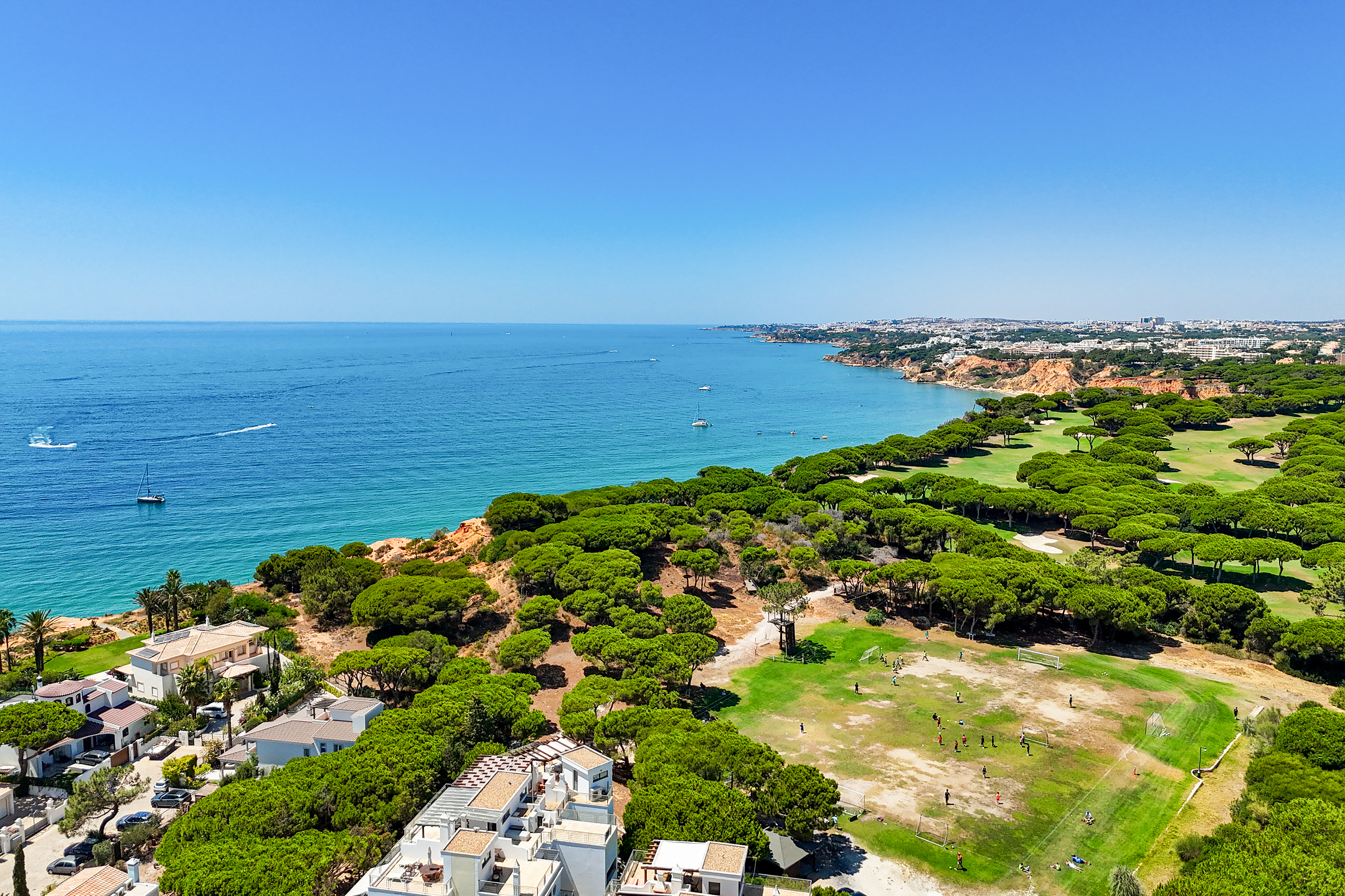 Excecional Apartamento Duplex com Terraço na Cobertura e Vista Mar, a 300m da Praia
