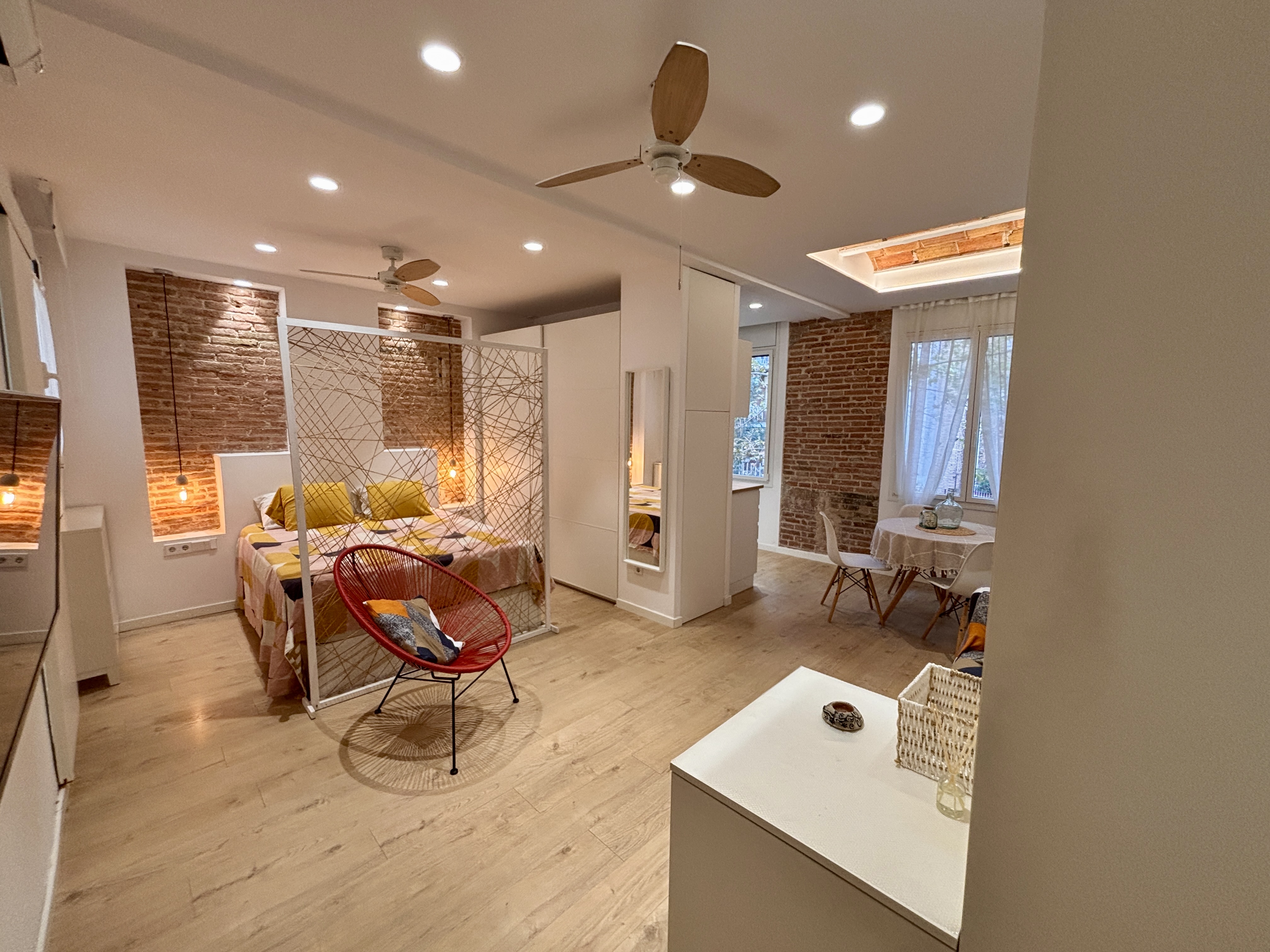 Modern apartment next to Hospital Sant Pau