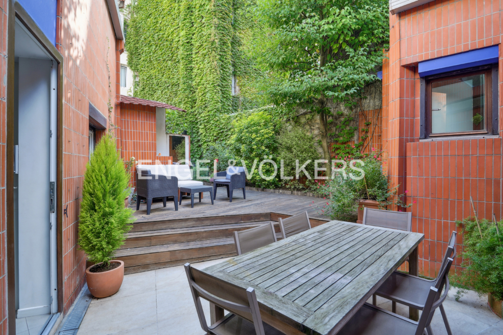 Maison 7 pièces 146 m² · à Paris · 146 m² · 2 090 000 €