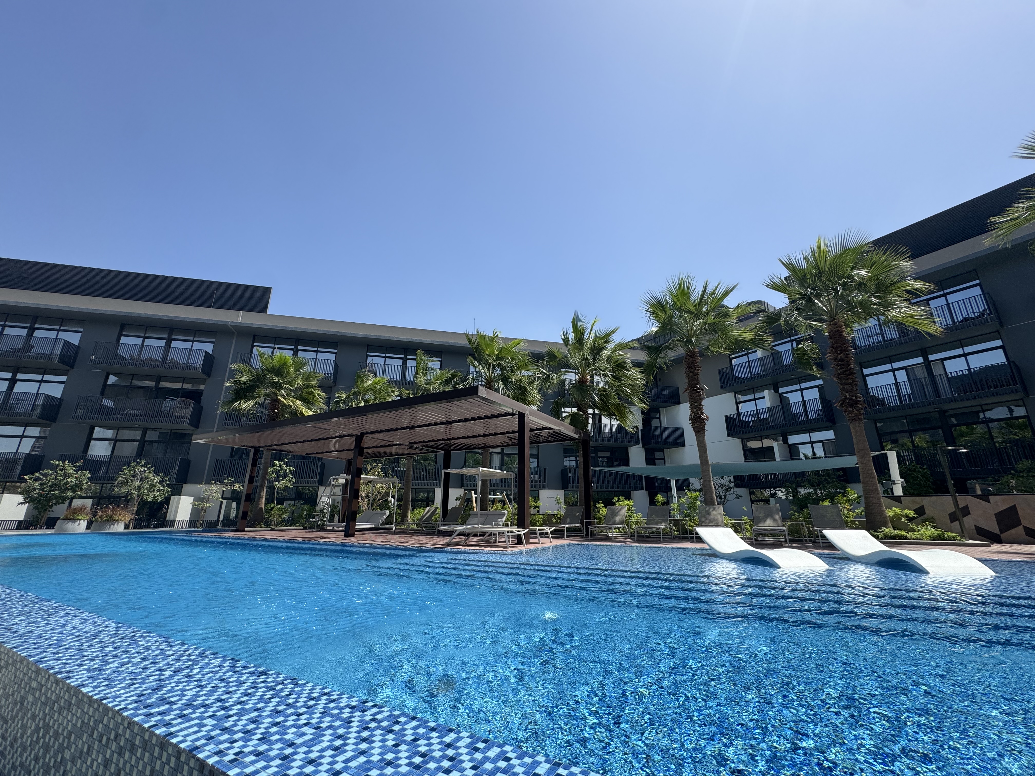 Move In Now | Resort Style Pool | Fitted Kitchen