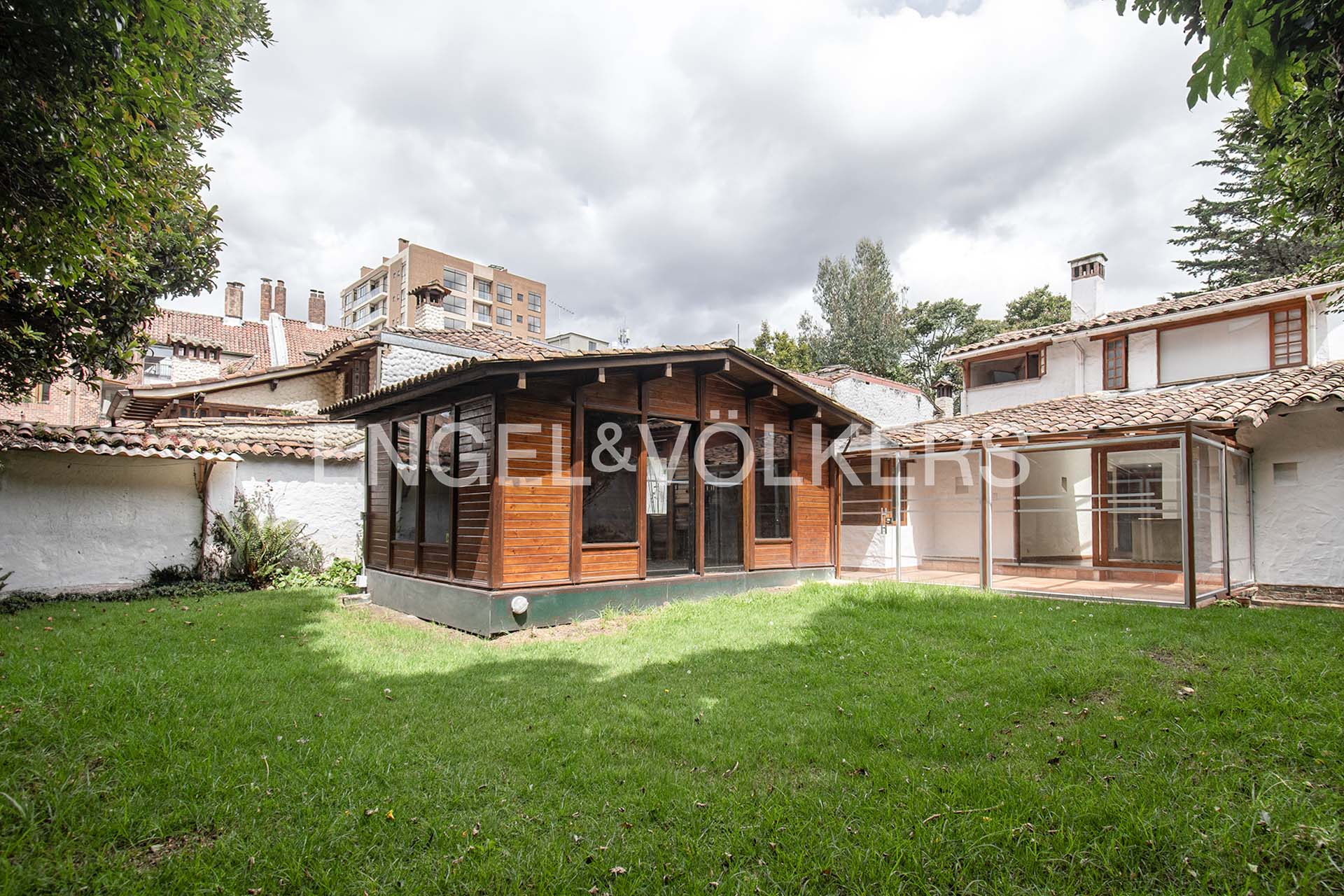 Casa con cabaña para arriendo en sotileza