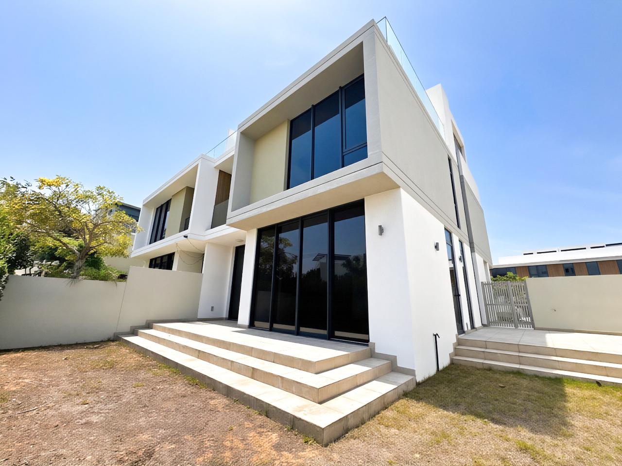 Large Plot | Single Row | Vacant Now