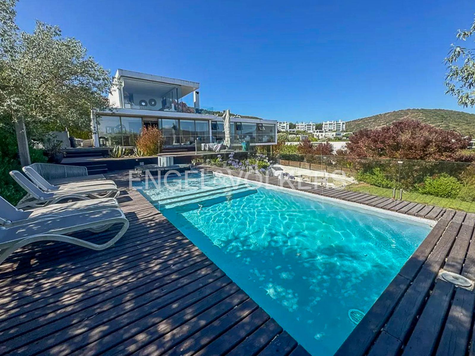 Venta Privada Casa Moderna en Costa Cachagua