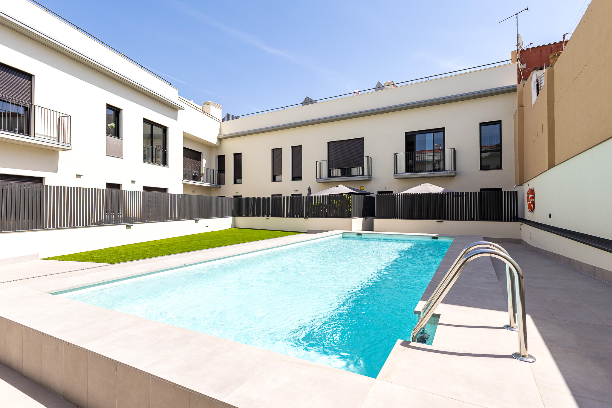 Exclusivo y elegante apartamento de obra nueva finalizada en "Plaça de la Vila" corazón social de Vilanova i la Geltrú.