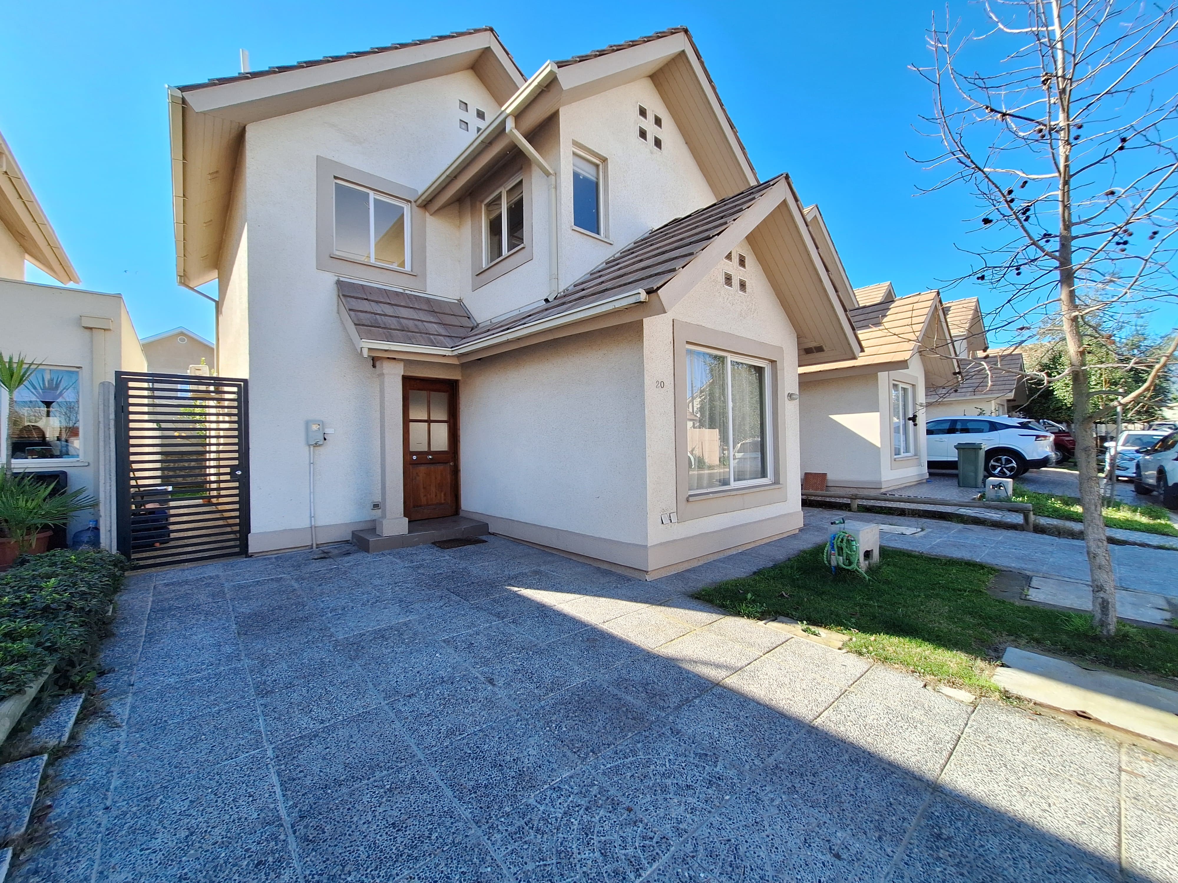 Arriendo, casa ampliada condominio De Alto Sacramento, Buin