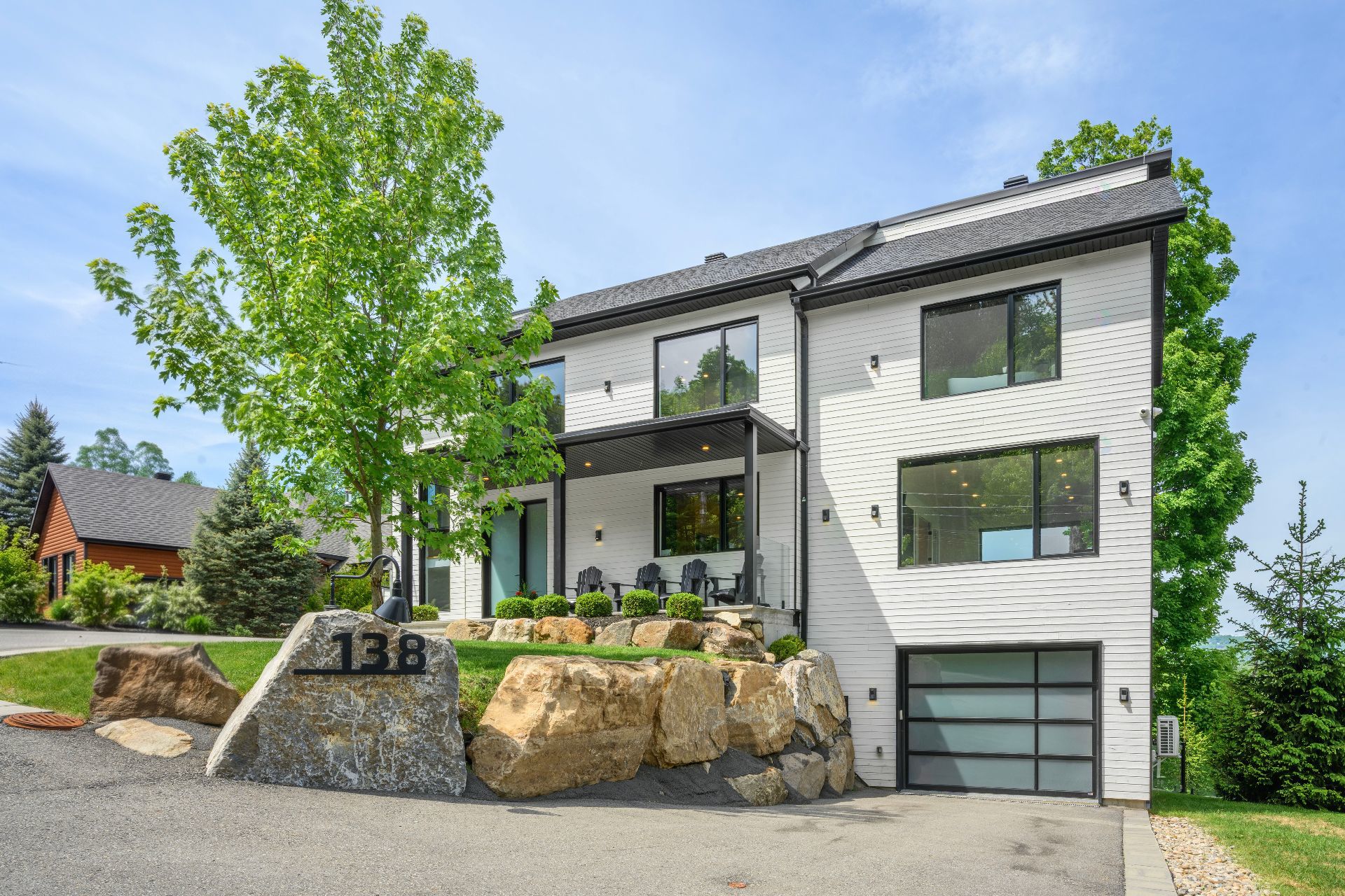 Contemporary residence with  spectacular panoramic views