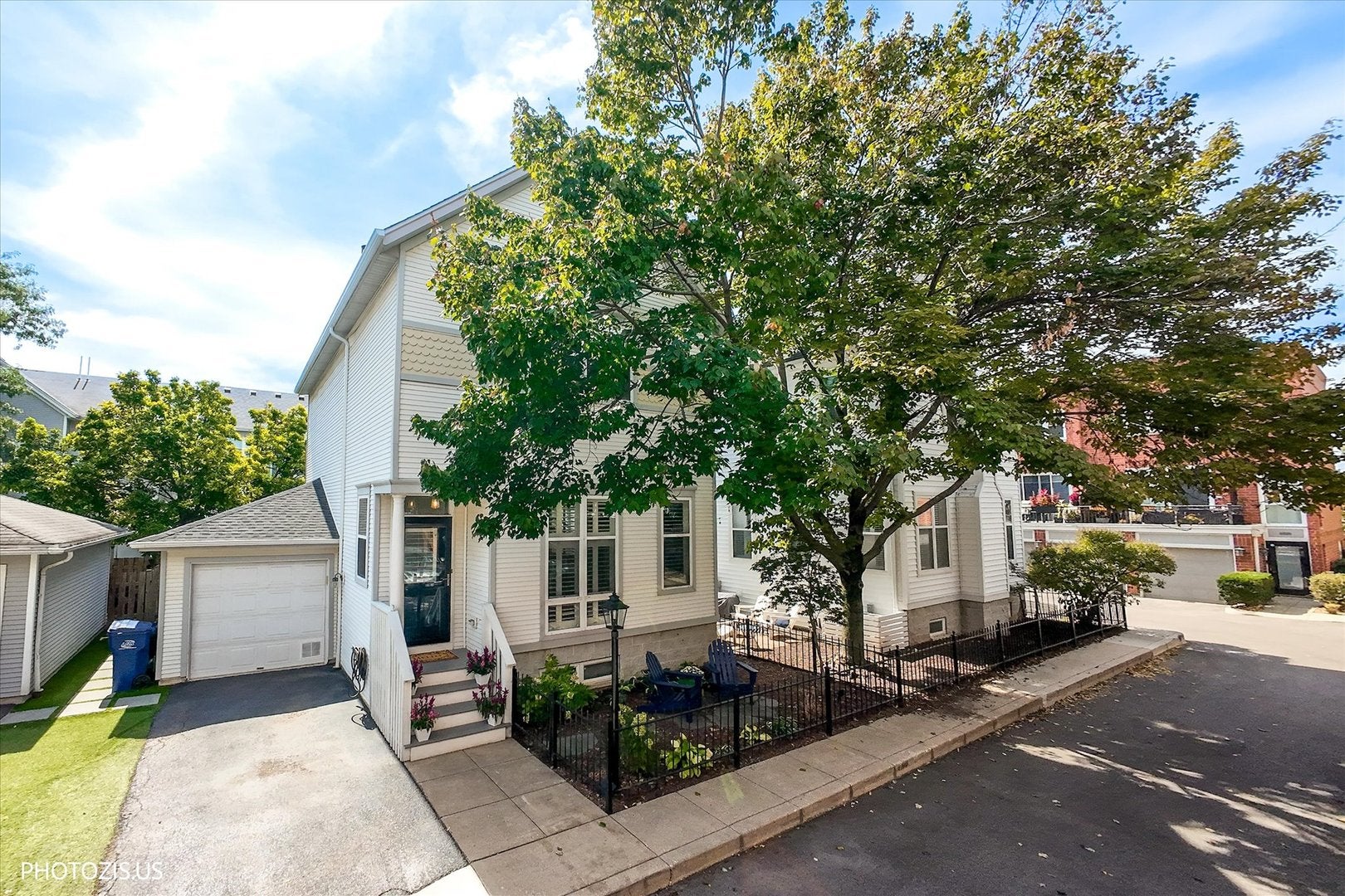 Gated Landmark Village in Chicago