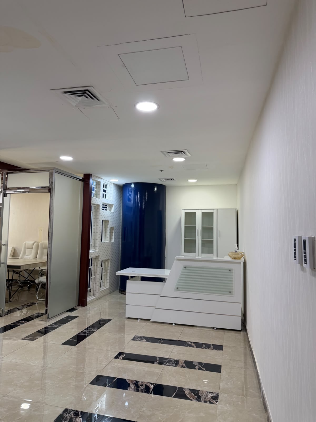 Available | Semi Fitted | Multiple Cheques