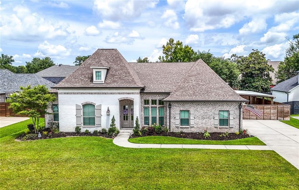 Updated Turtle Creek Beauty with Outdoor Kitchen