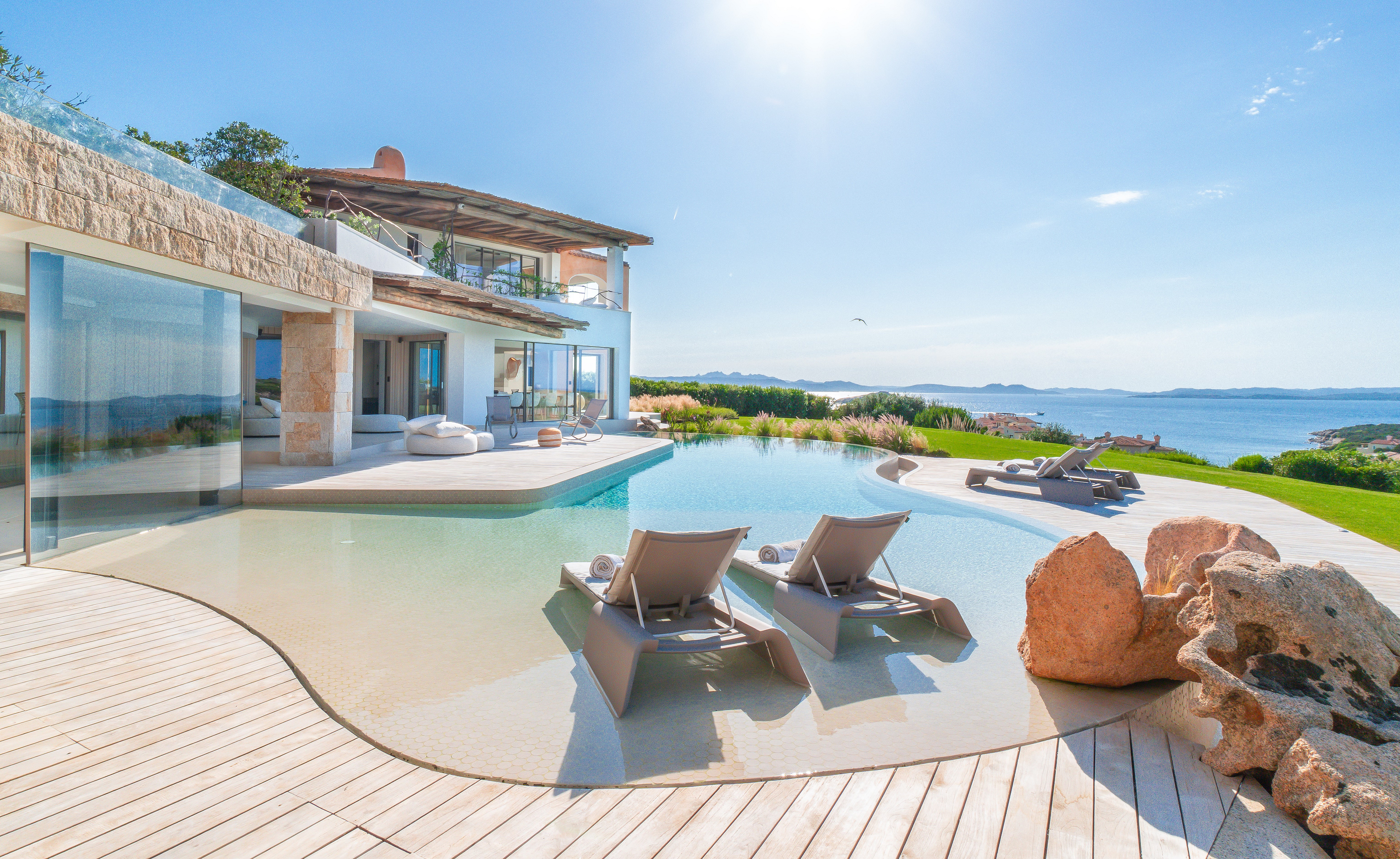 Villa Tramonto | Zeitgenössische Eleganz und Panoramablicke in Porto Cervo