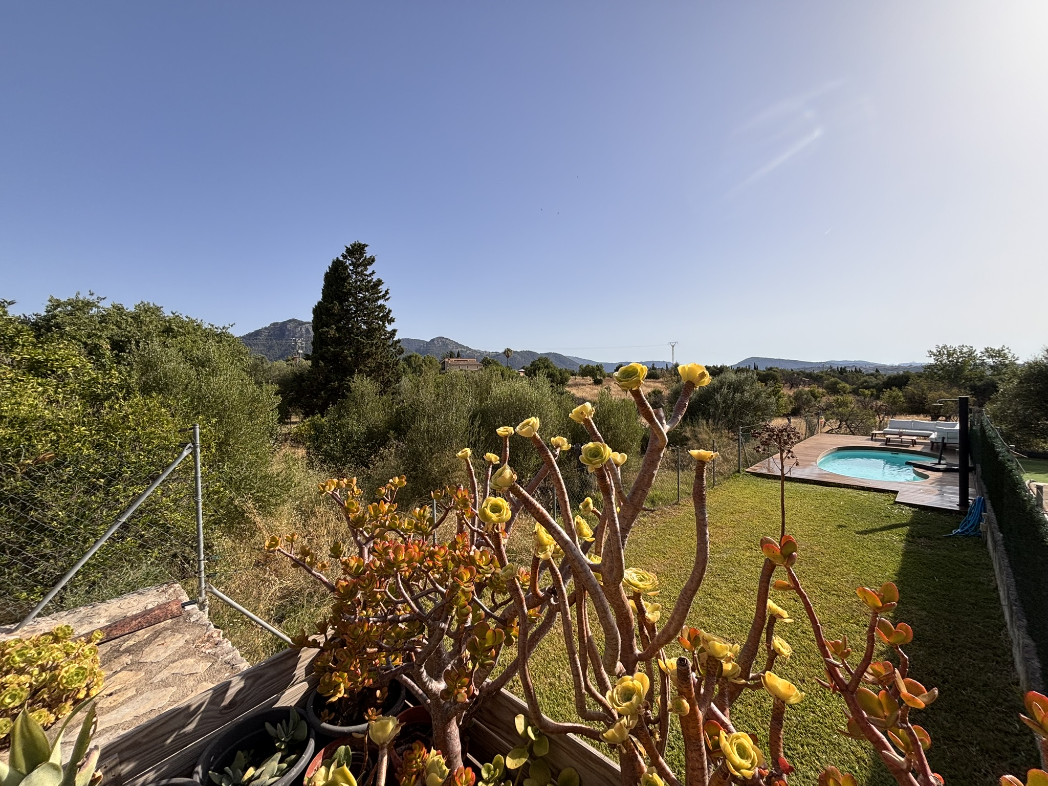 End-of-terrace house with pool in Moscari