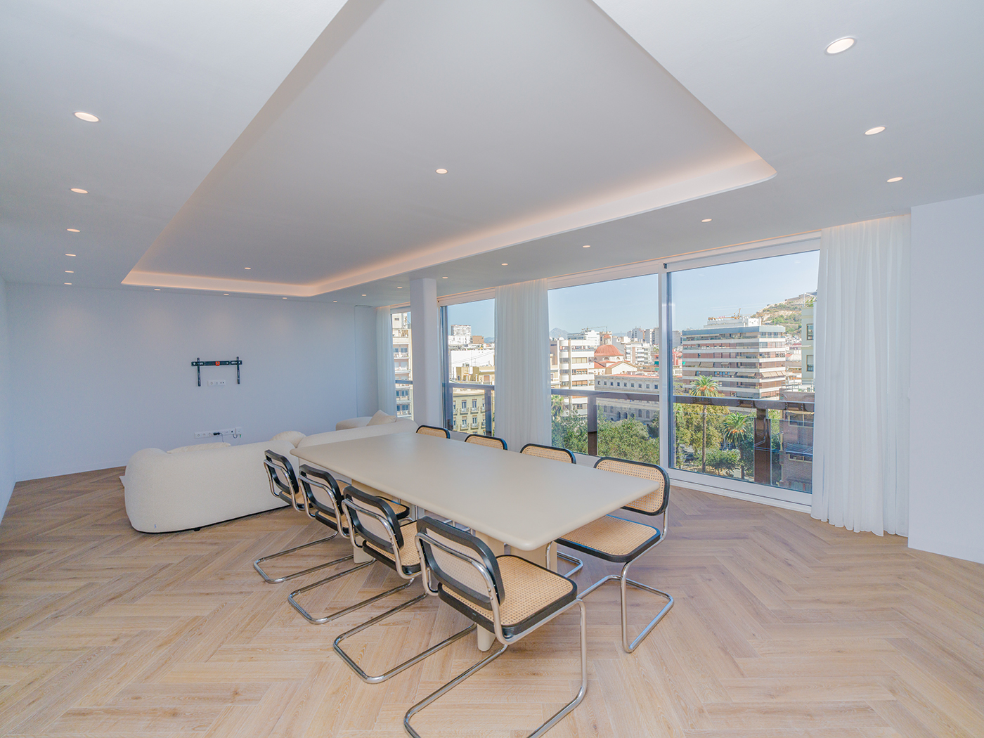 Very Exclusive and Modern Design with Beautiful Views