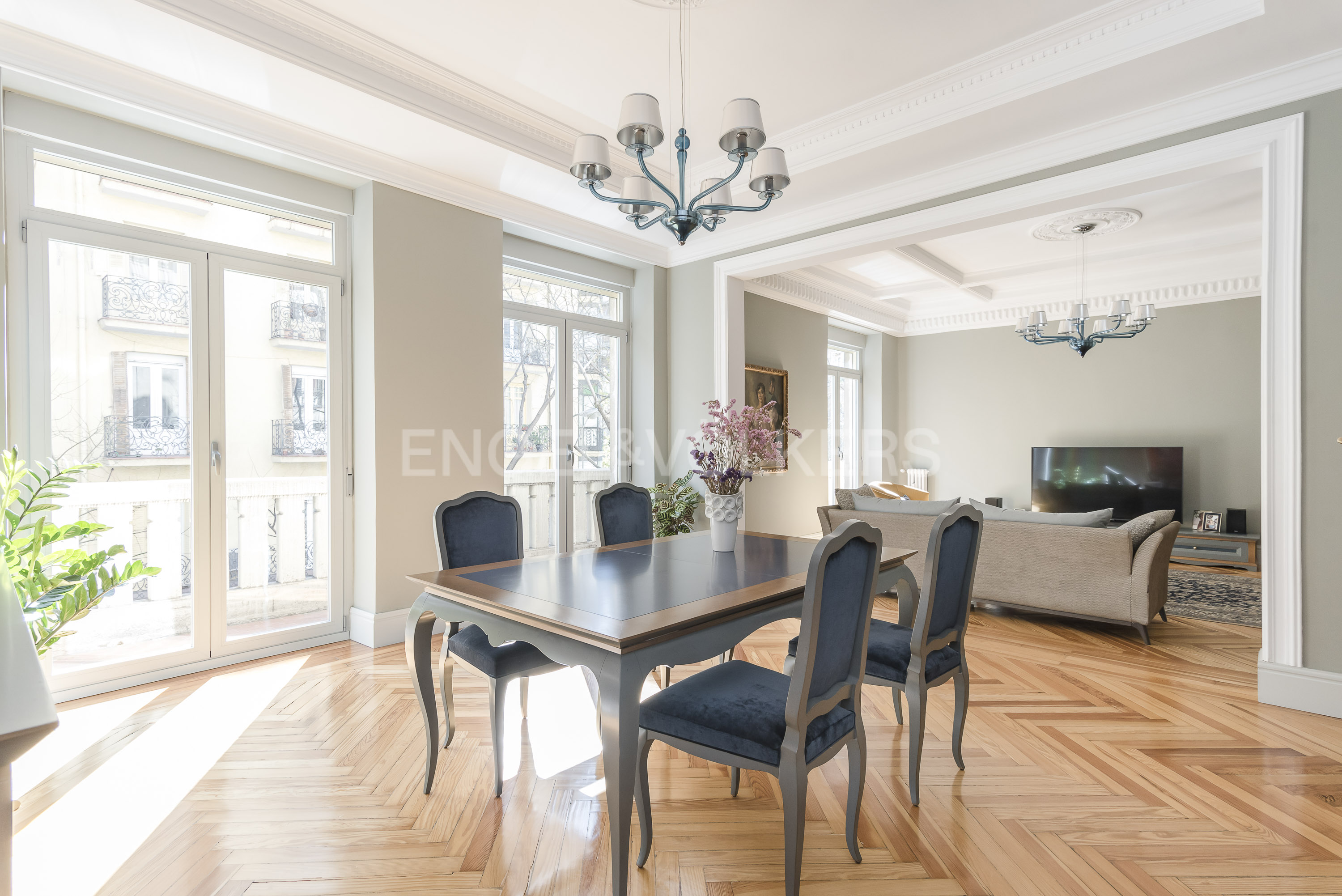 Exclusive 305 sqm property with wraparound terrace and 10 balconies on Juan Bravo