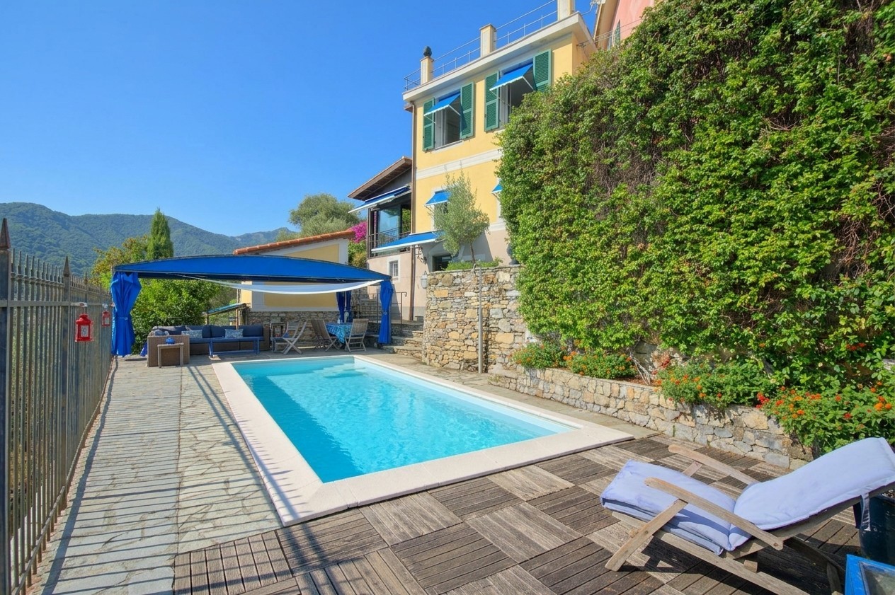 Villa with pool on the first hill – Rapallo