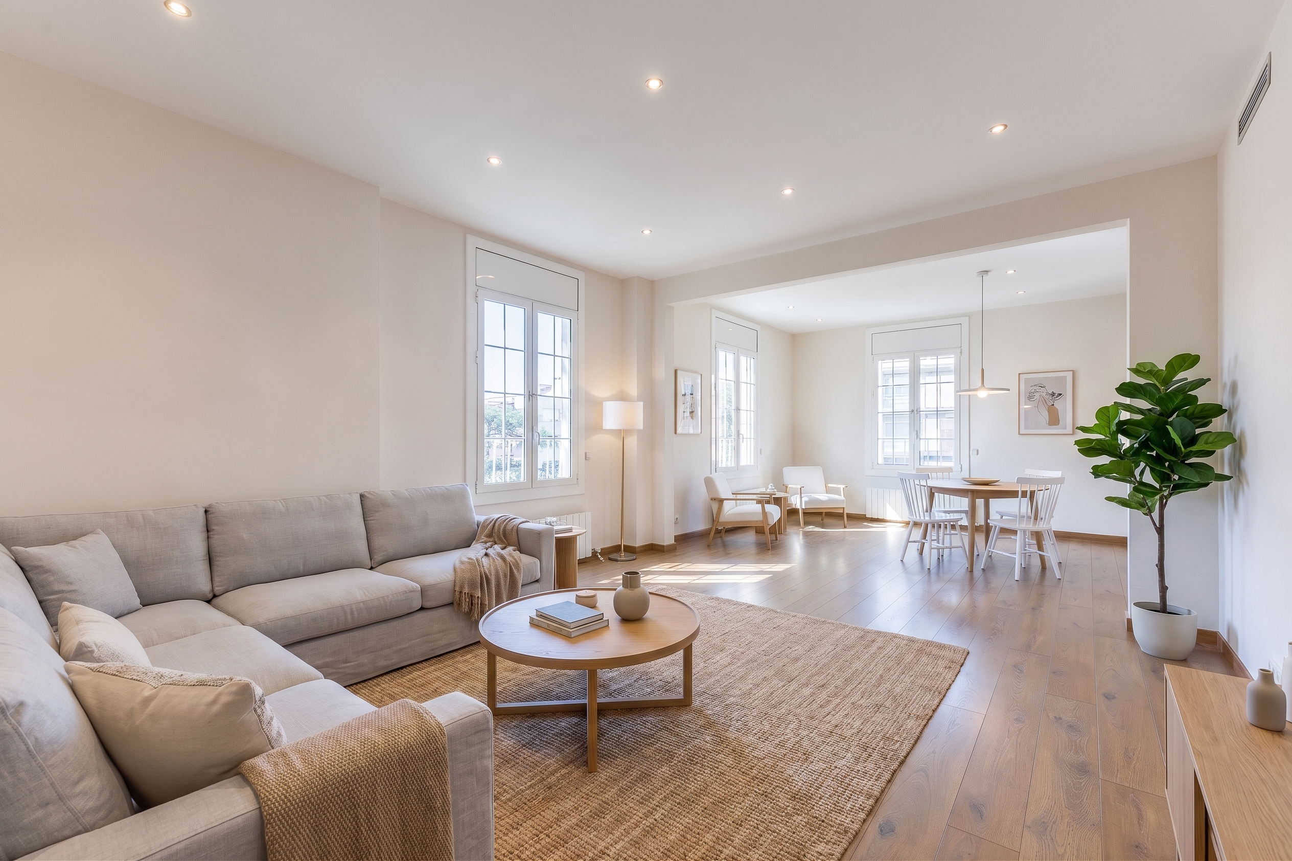 Elegant & bright apartment in classic building in Pedralbes