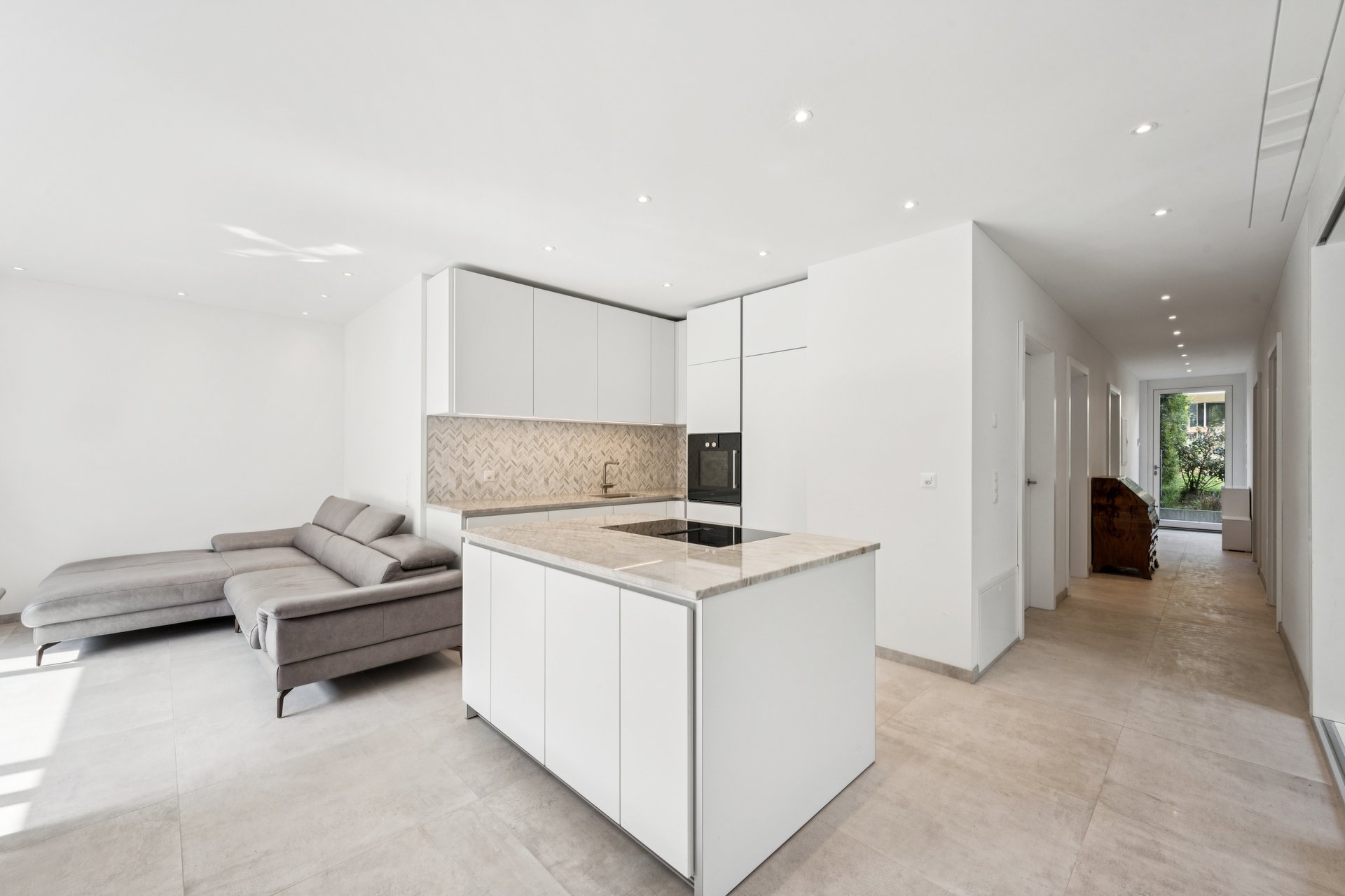 Stylish 4.5-room garden apartment in Riehen