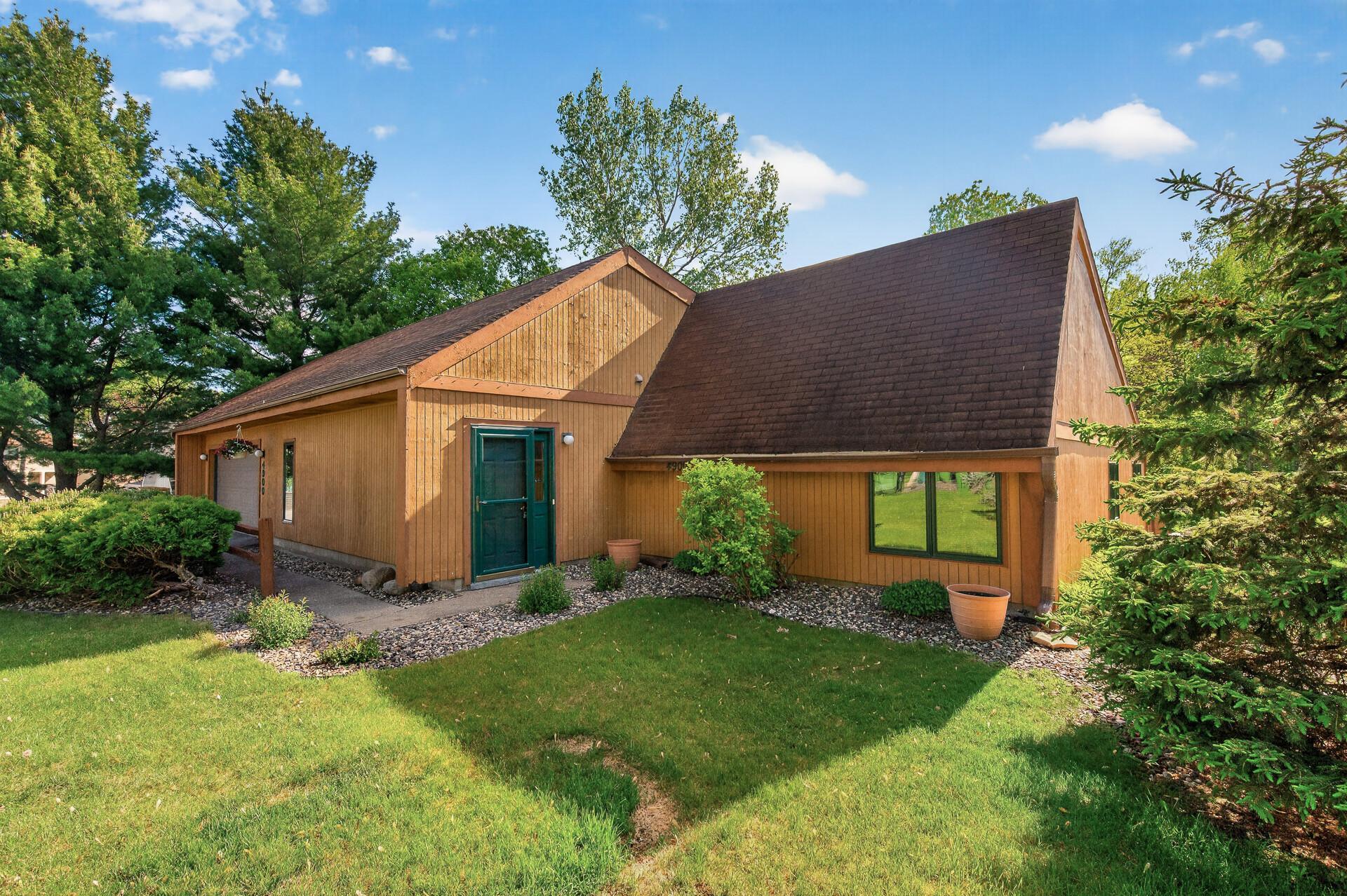 Pristine Mounds View Schools Home: Skylights & Huge Deck