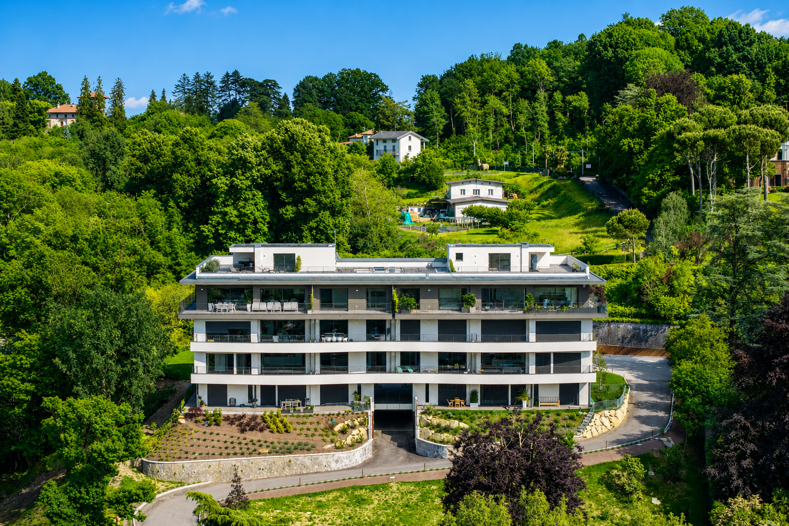 Prestigioso Trilocale Vista Lago nel Complesso  Bellavista