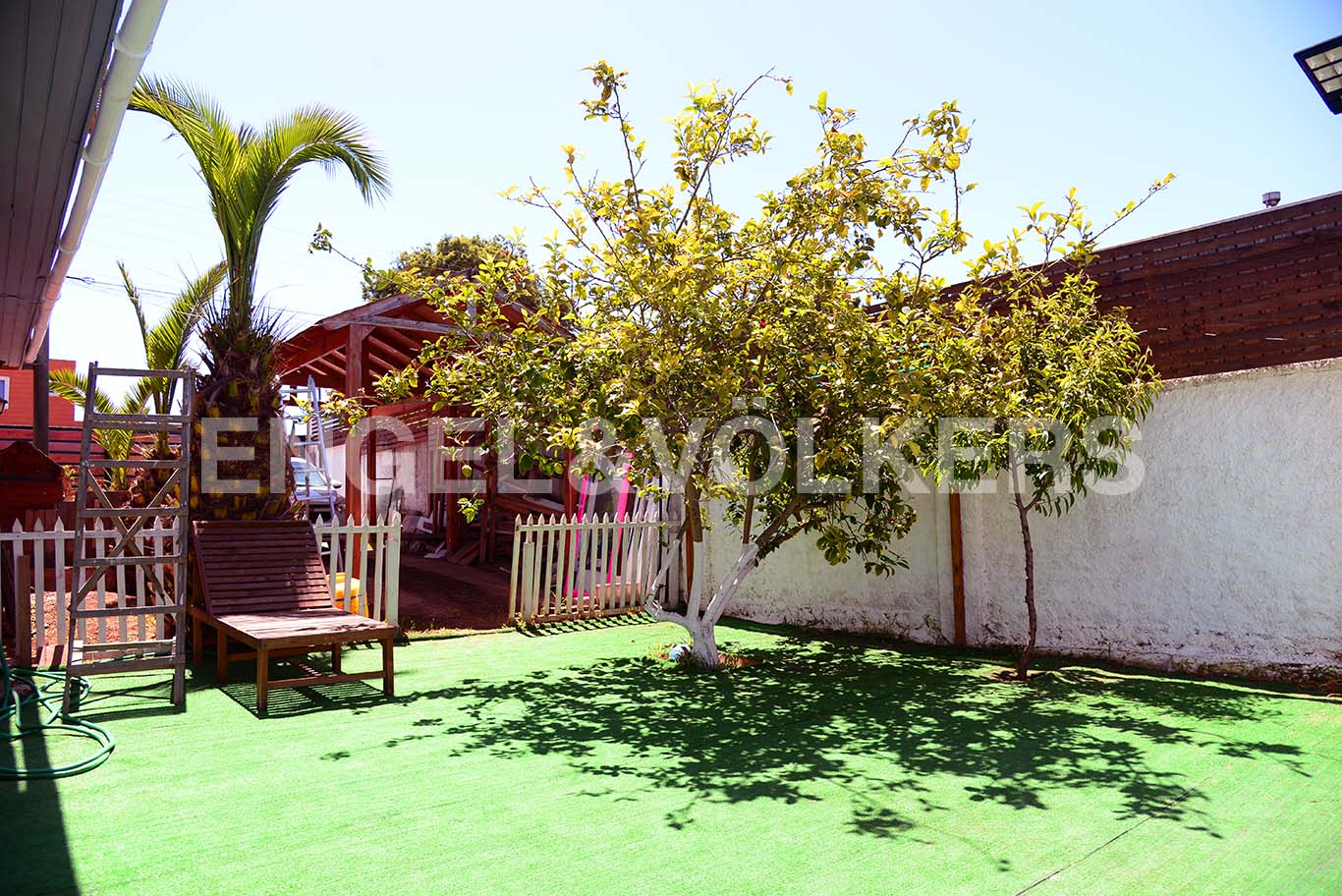 Amplia casa en Condominio
