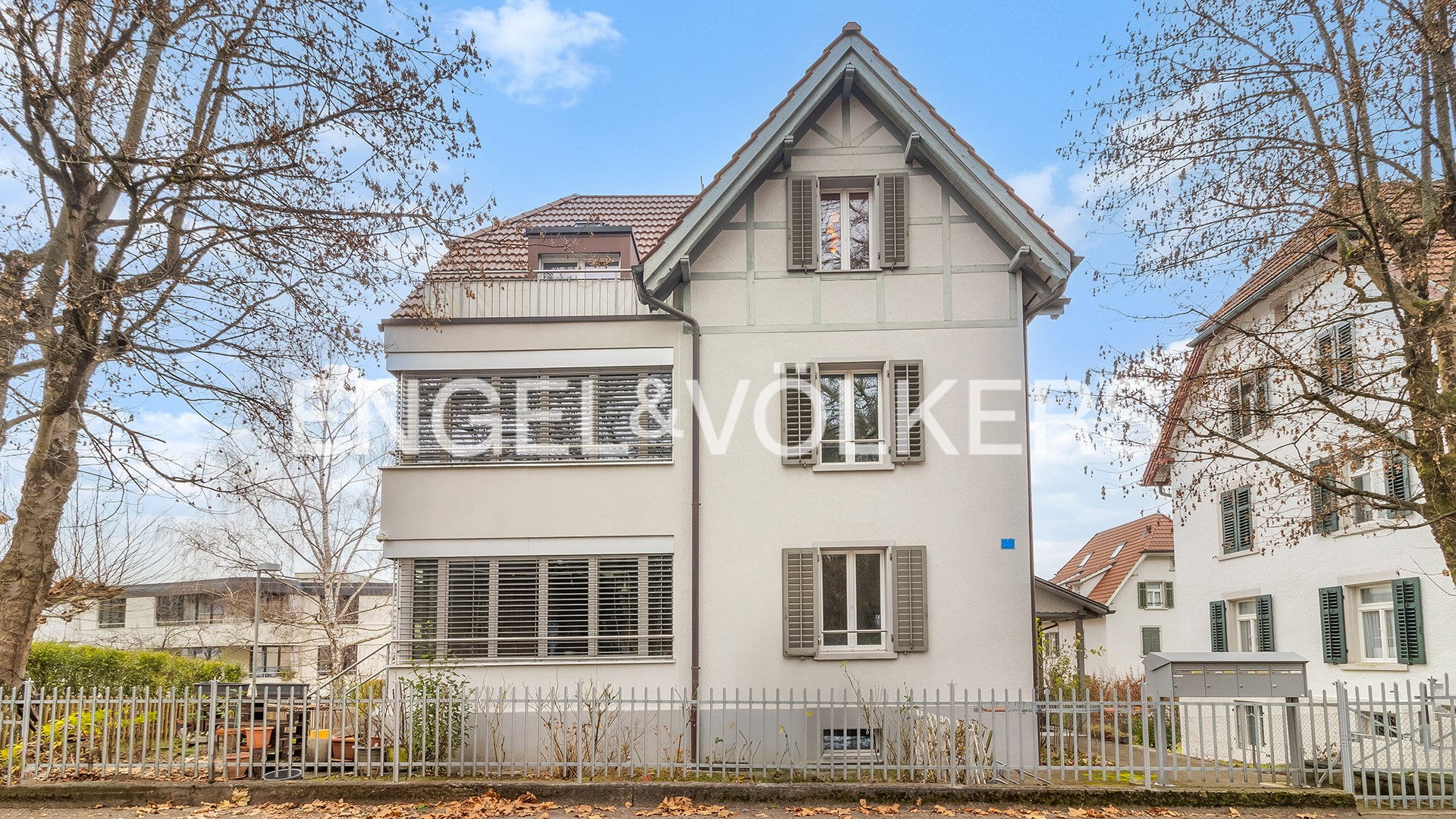 Attic maisonette with historical charm and modern comfort
