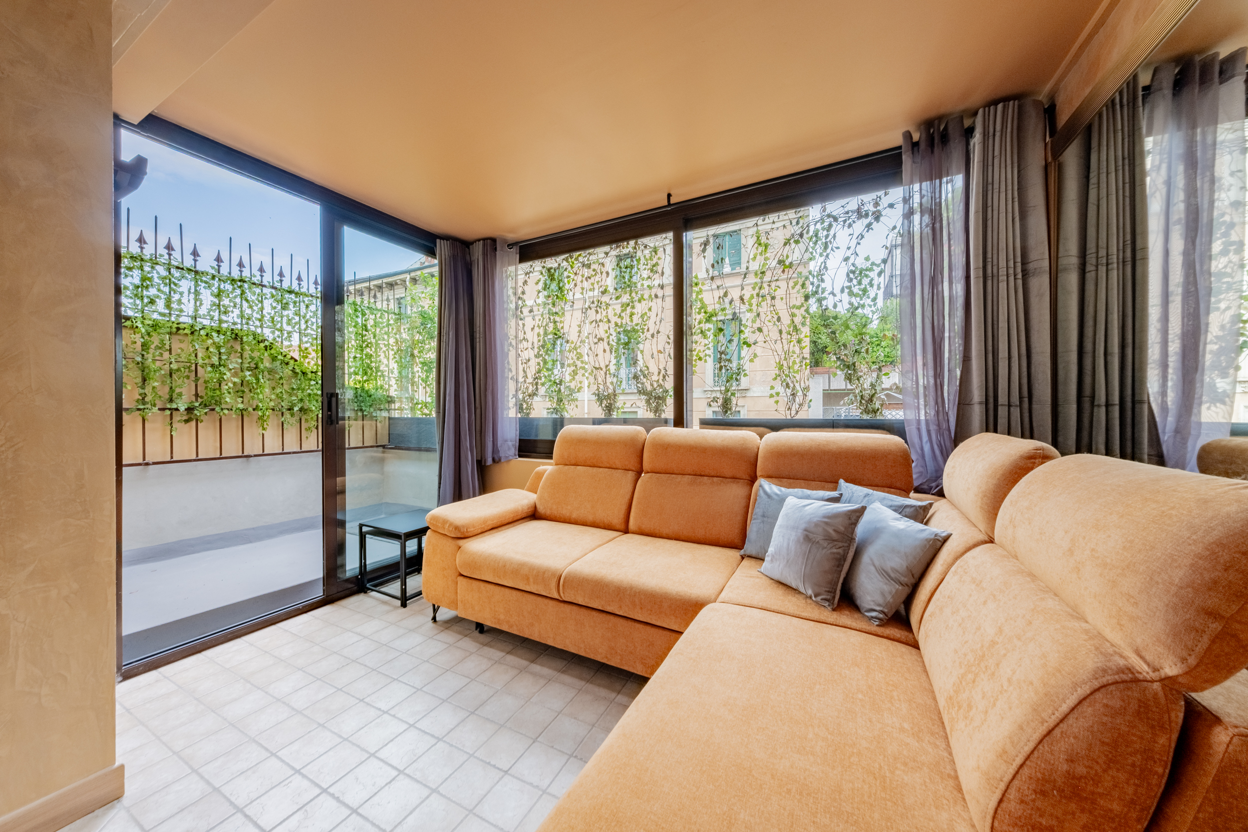 Elegant and refined one-bedroom apartment in piazza Risorgimento