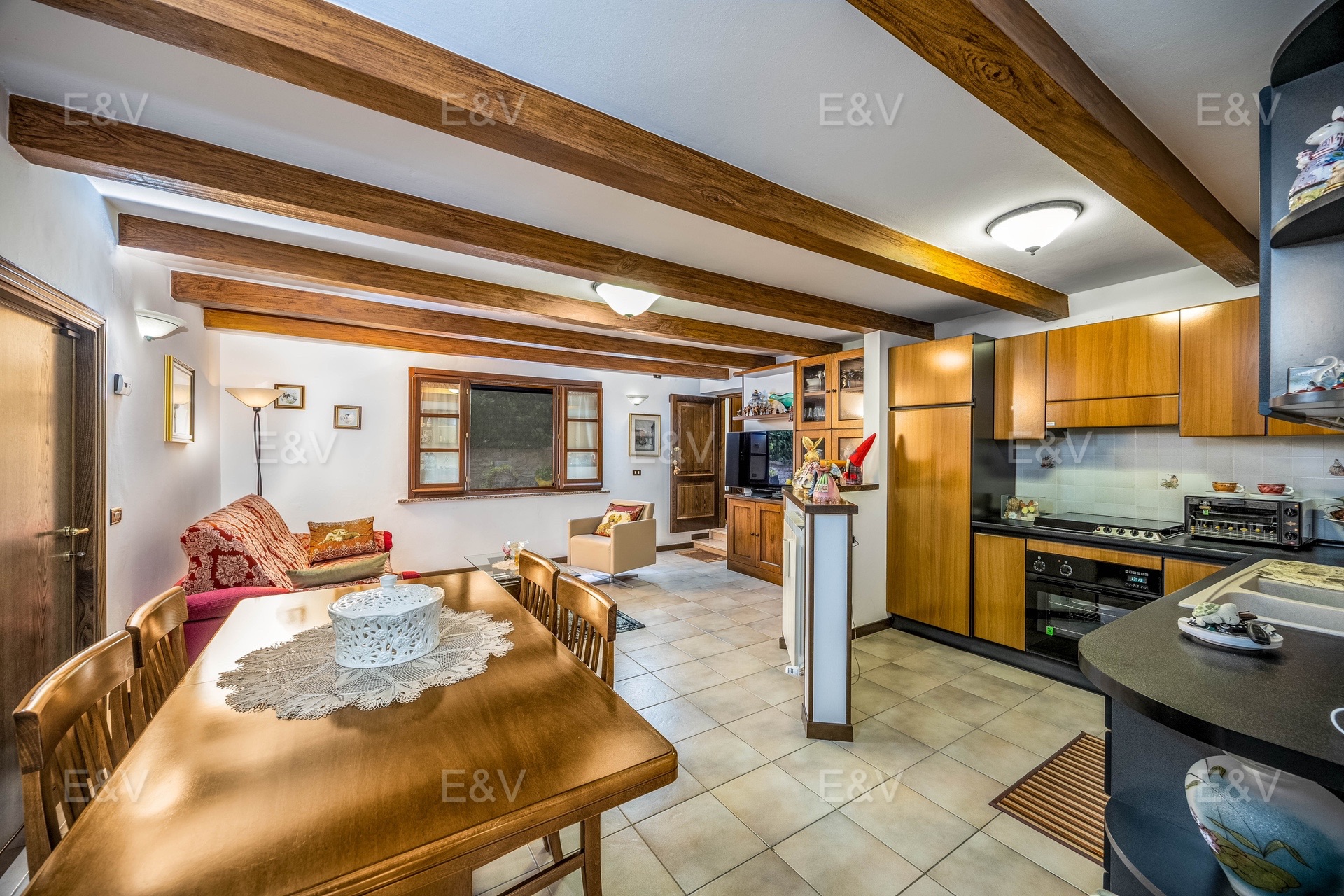 Detached house with garden and garage