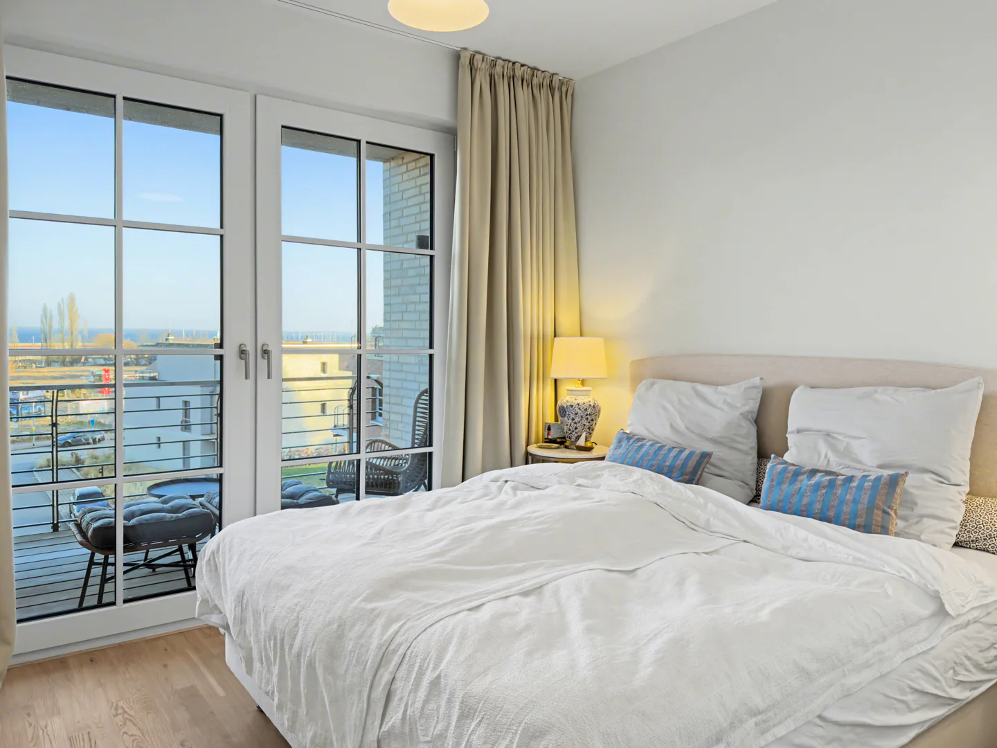 Hochwertige 2-Zimmer Wohnung mit Balkon und Wasserblick - Photo 4