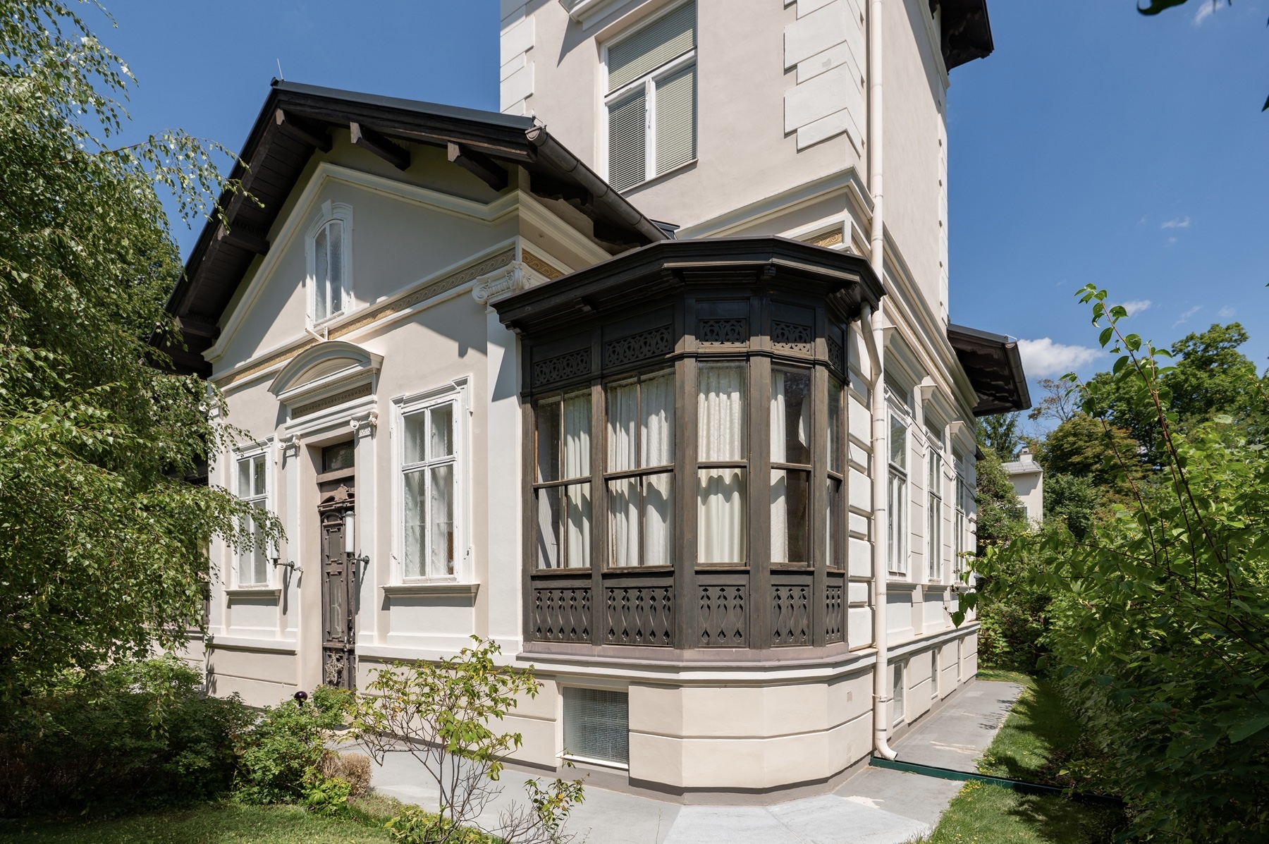 Ein Juwel der Jahrhundertwende – Herrschaftliche Villa mit historischem Charme