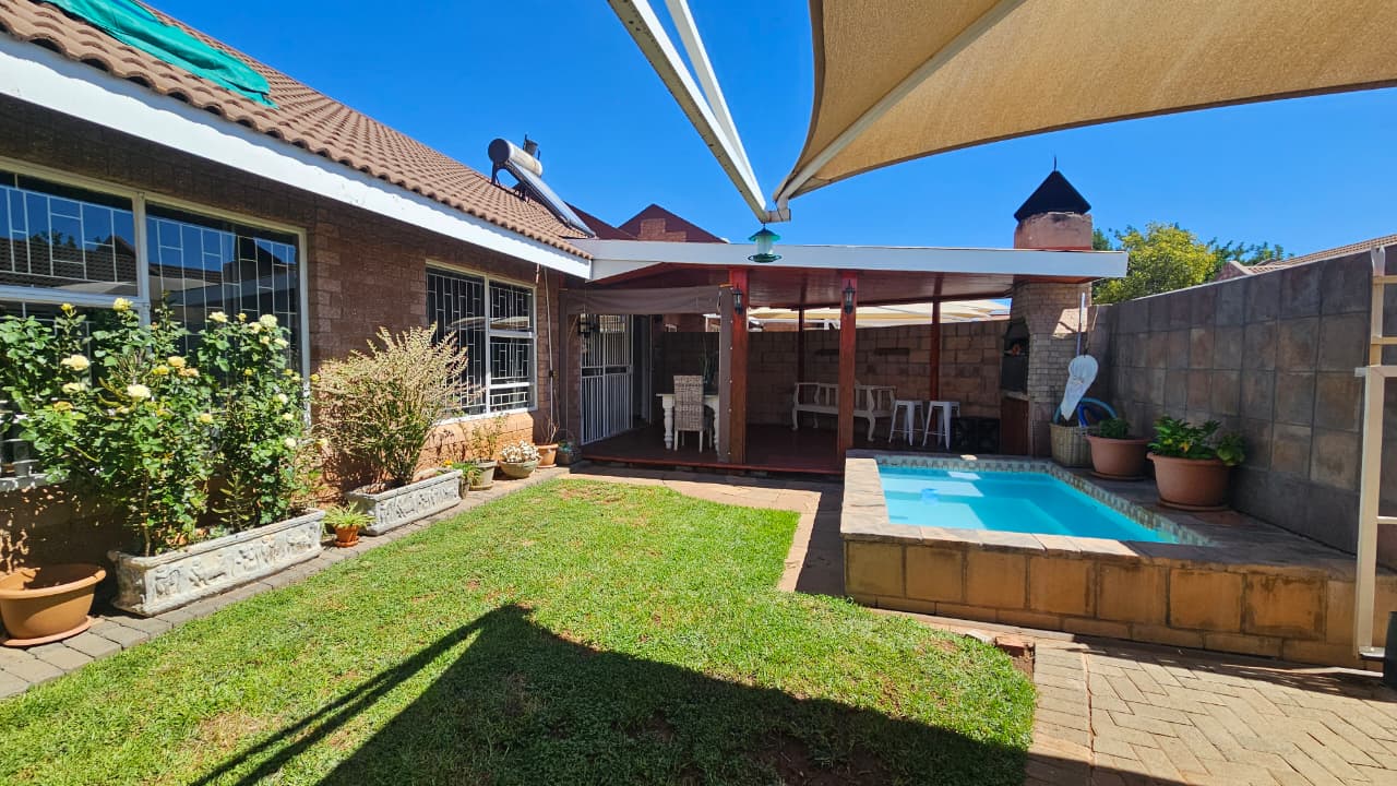 Prestine 4 Bedroom full title townhouse in Minerva Gardens