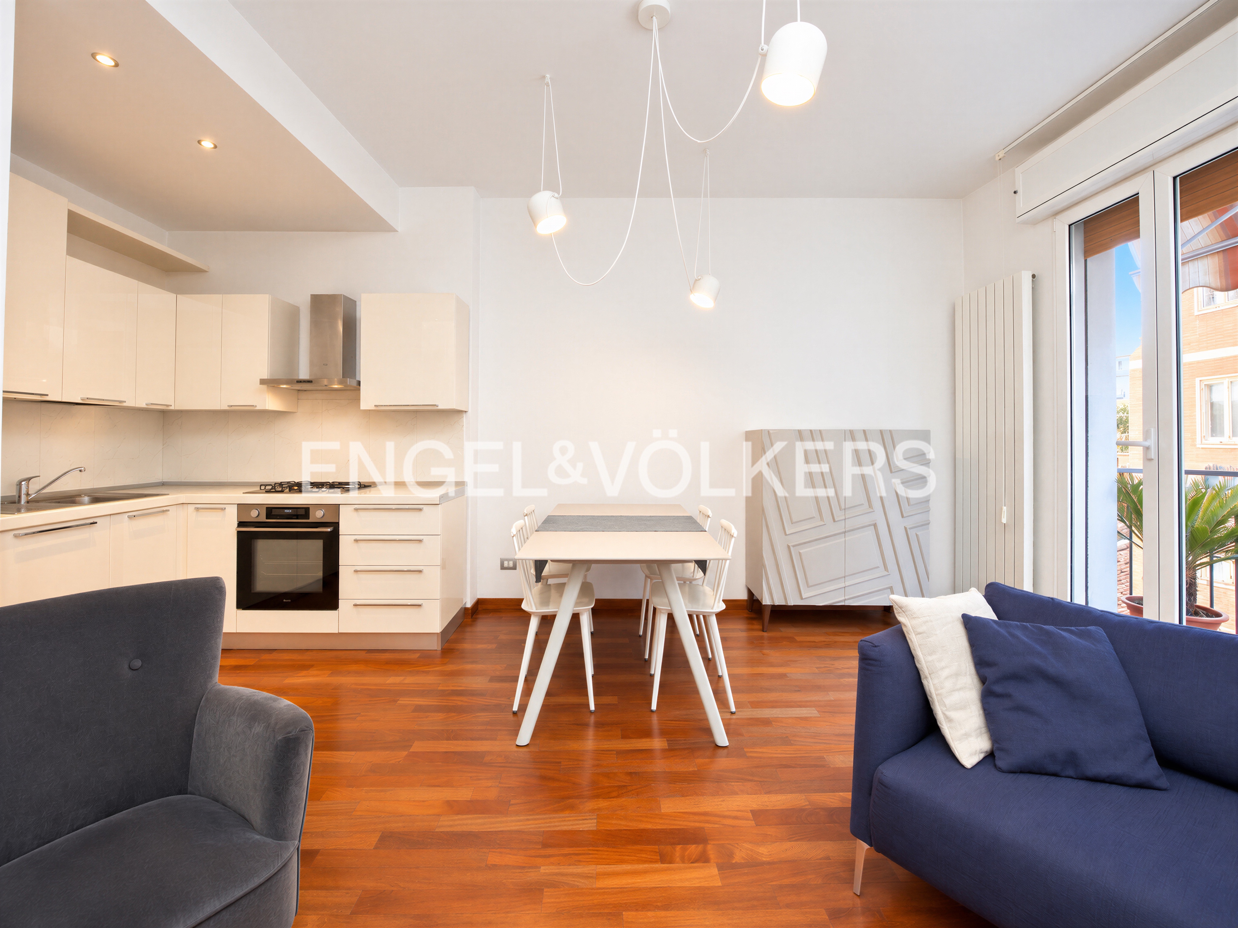 Bright apartment on Via Mascarella