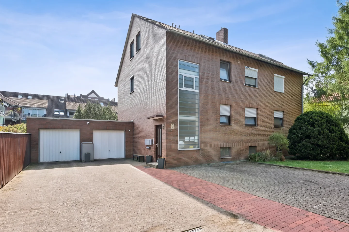 Ein Zuhause für Gartenliebhaber – Stilvolle 5-Zimmer-Wohnung mit 200 m² privater Gartenidylle - Photo 4