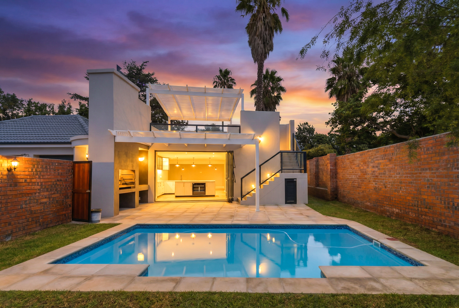 Modern home with immaculate finishes in desirable neighbourhood.