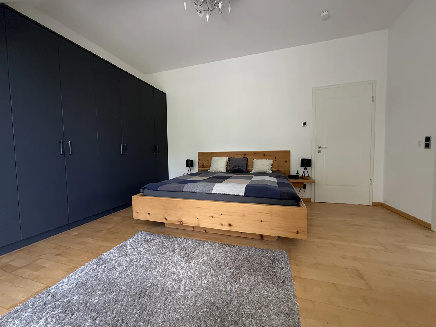 Urbanes Wohnen über den Dächern von Rosenheim 4-Zimmer Dachgeschosswohnung - drei Balkone - Foto 4