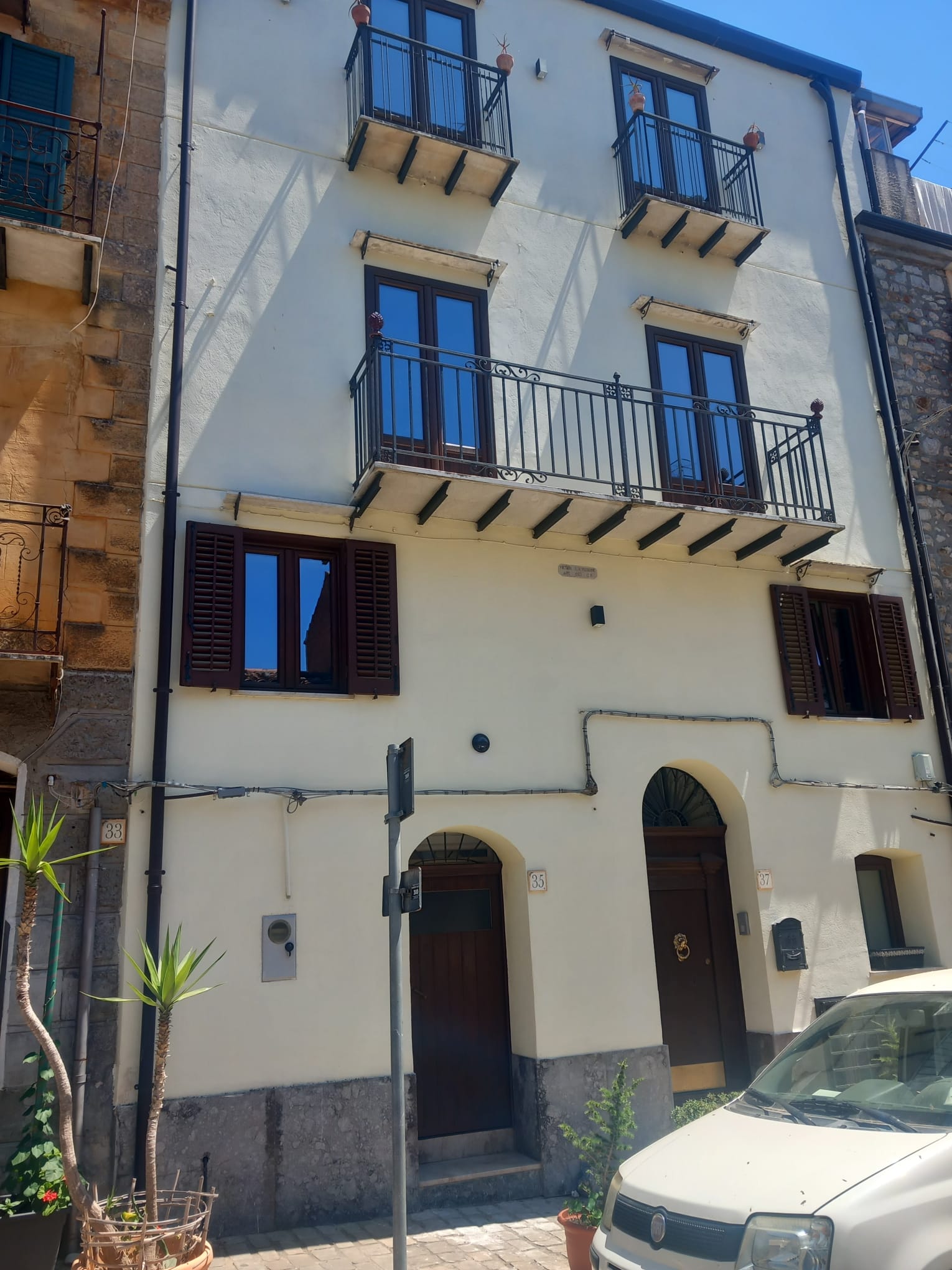 Elegant renovated historic residence in the heart of Gratteri, with panoramic terrace