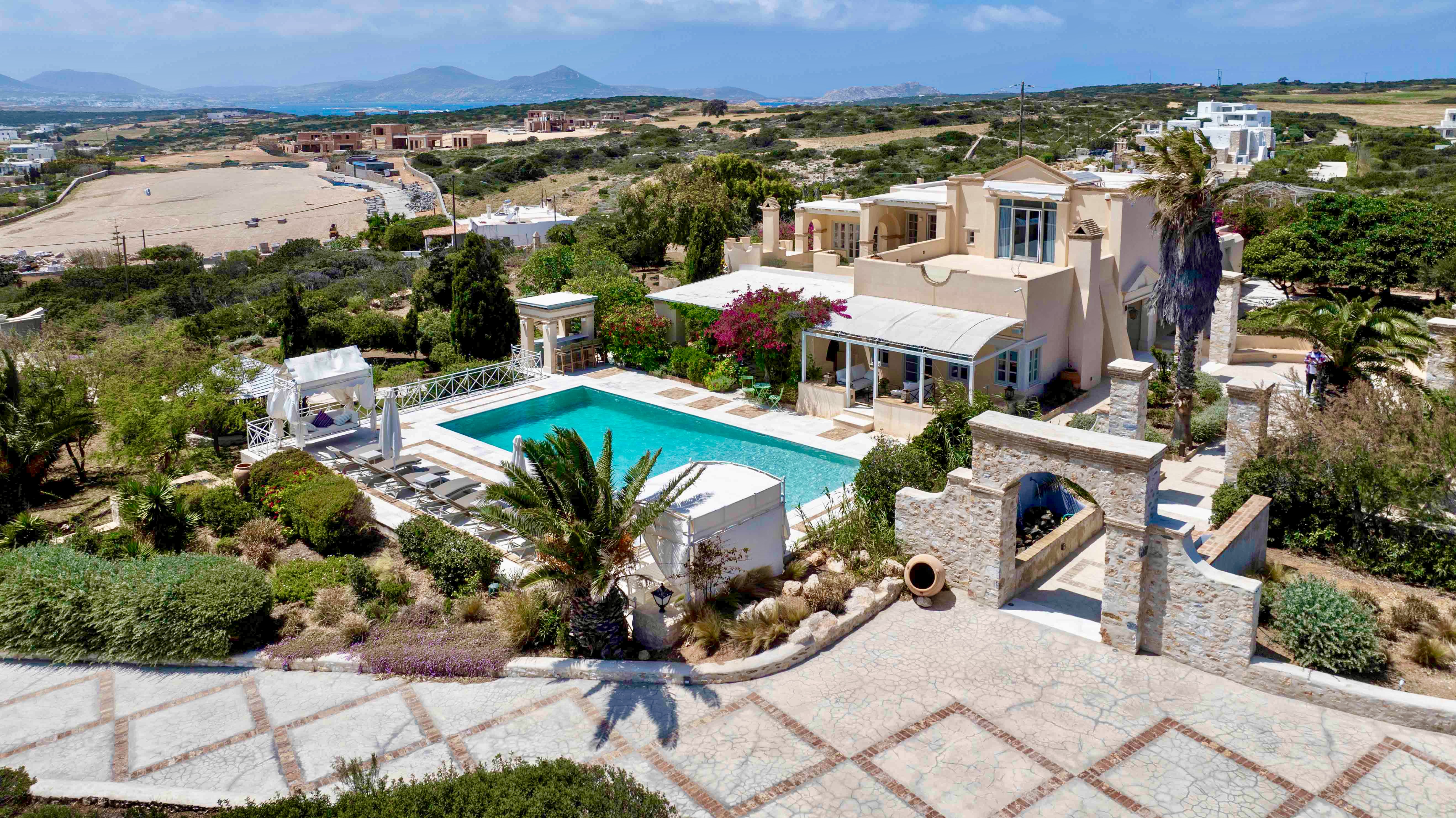 Exclusive beachfront villa in Santa Maria, Paros