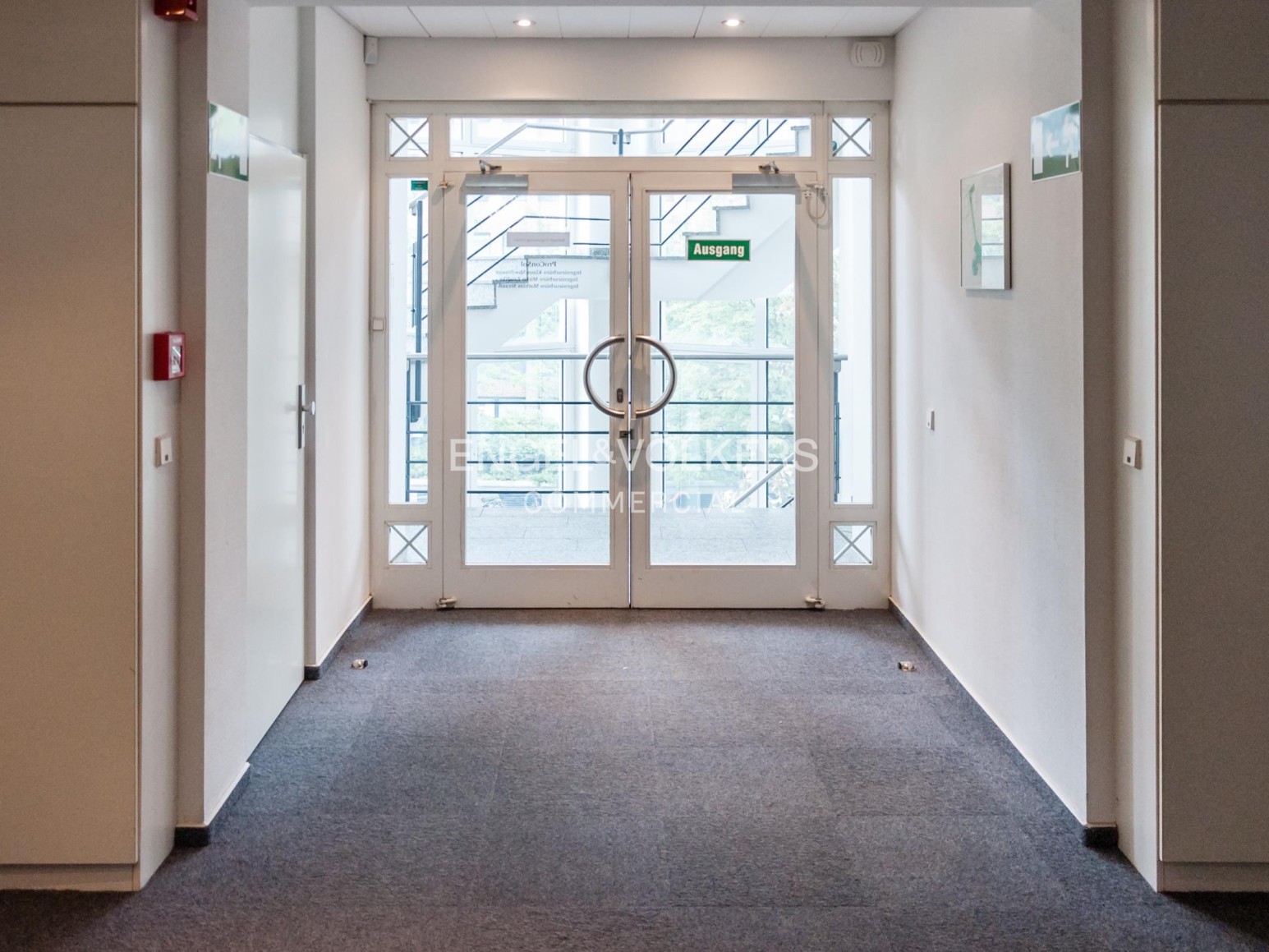 Effizientes Büro nahe S-Bahnstation "Eichborndamm"