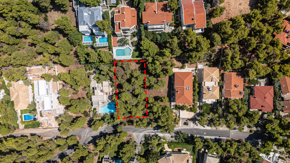 Residential plot of 813 sq.m. in Dionysos