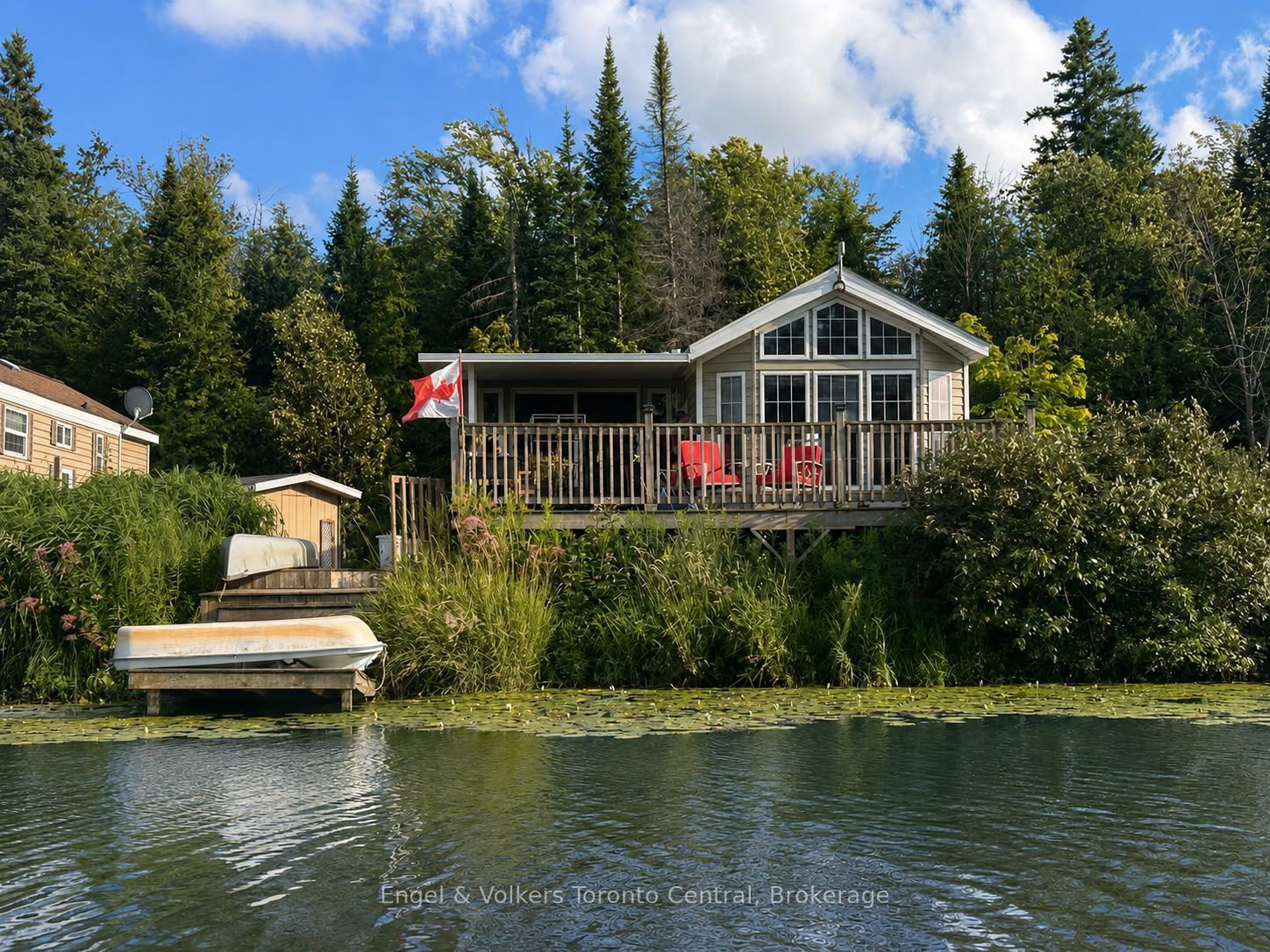Enchanting Seasonal Cottage Retreat