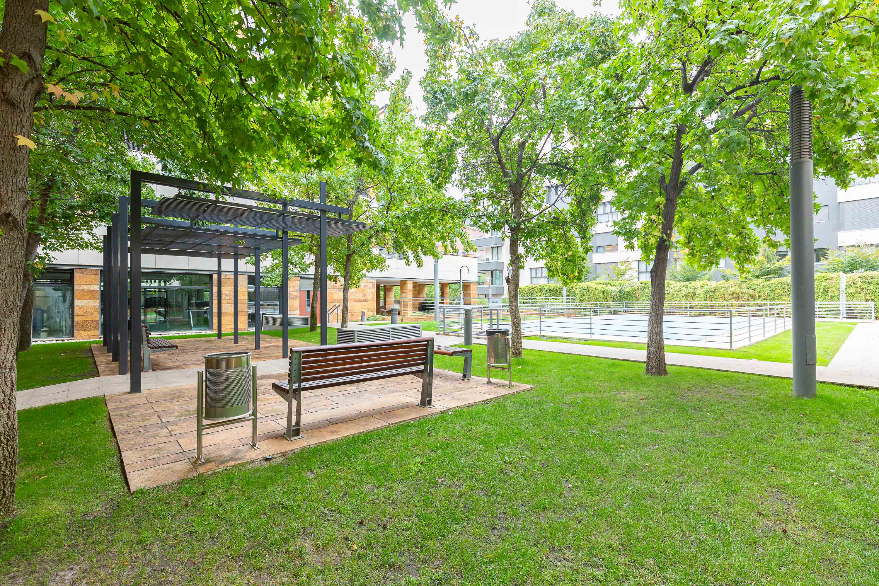 Exclusivo bajo de dos habitaciones en Sanchinarro