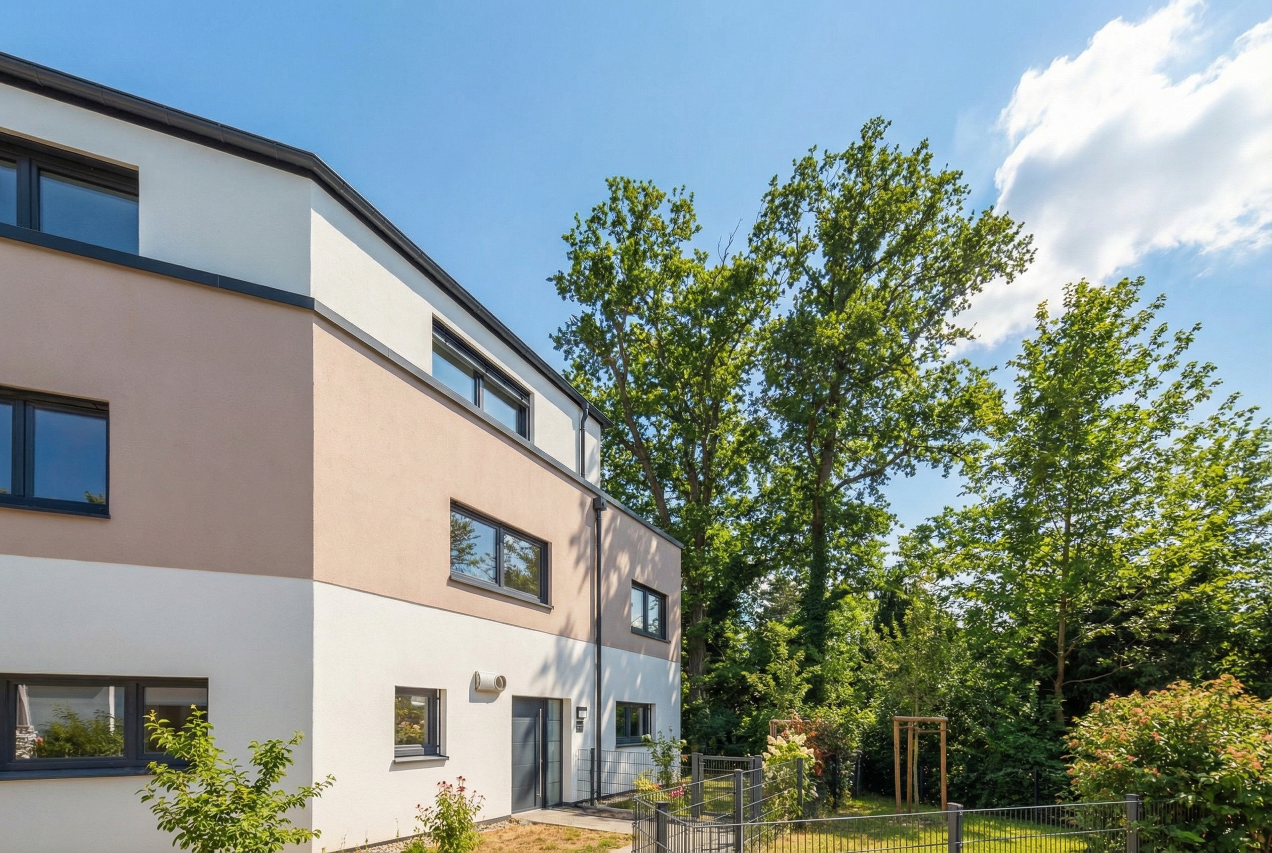 Wohnen, wo der Königsforst beginnt: Moderne Doppelhaushälfte mit zukunftssicherer Technik