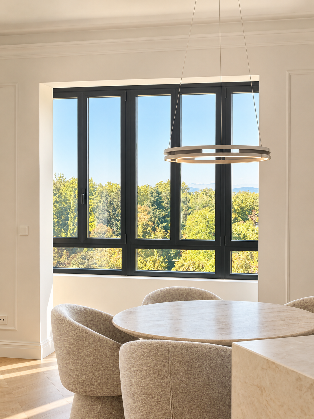 Exclusive corner property with panoramic views of El Retiro Park