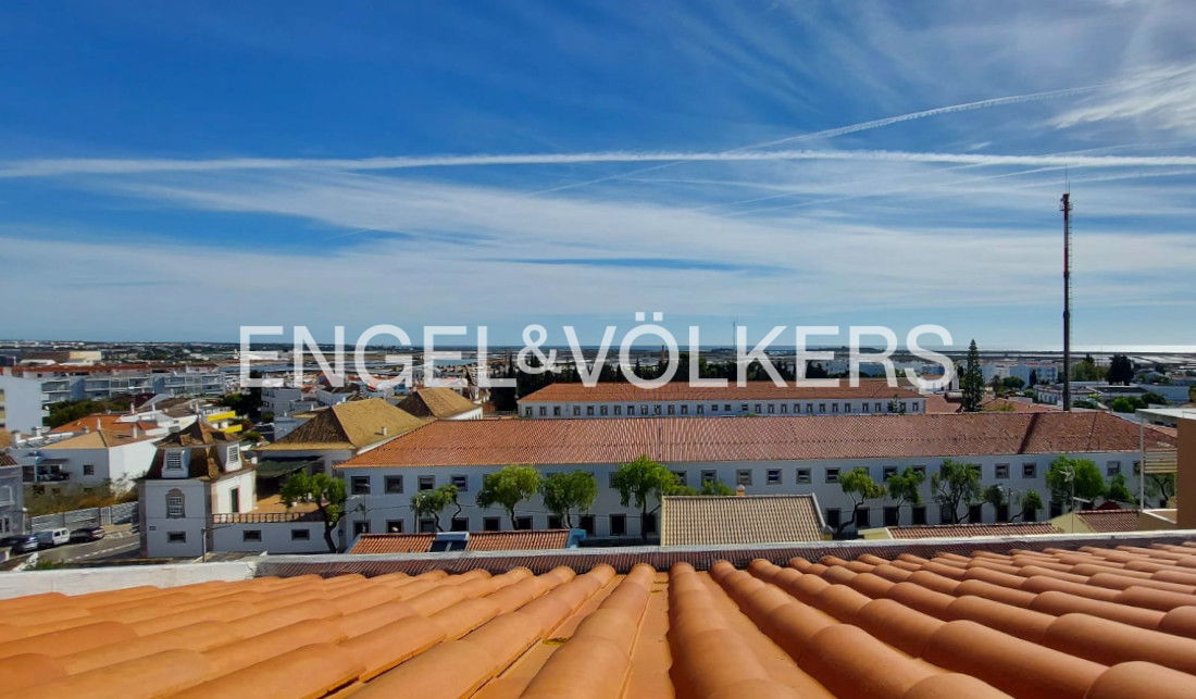 Spacious T5 Duplex Apartment in Tavira