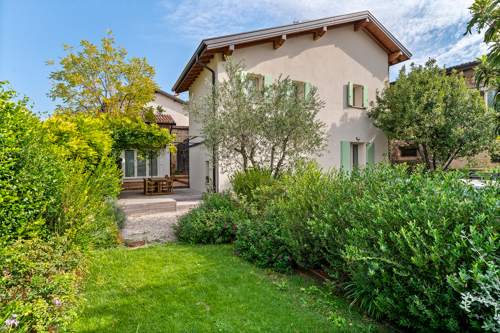 Contemporary elegance in the historic village of Pratello