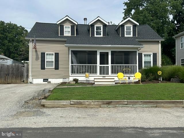 Charming Cape Cod in a Water-Privileged Community