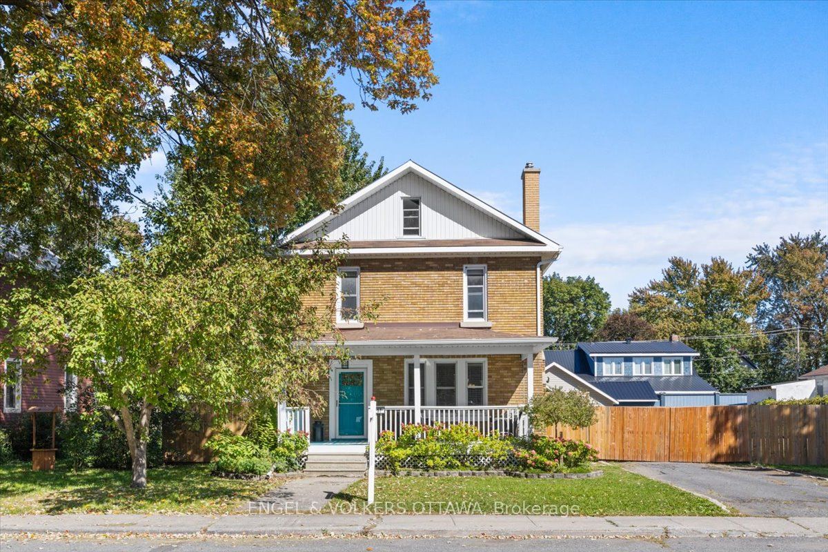 3 storeys of charm in this Chesterville 1930s brick home