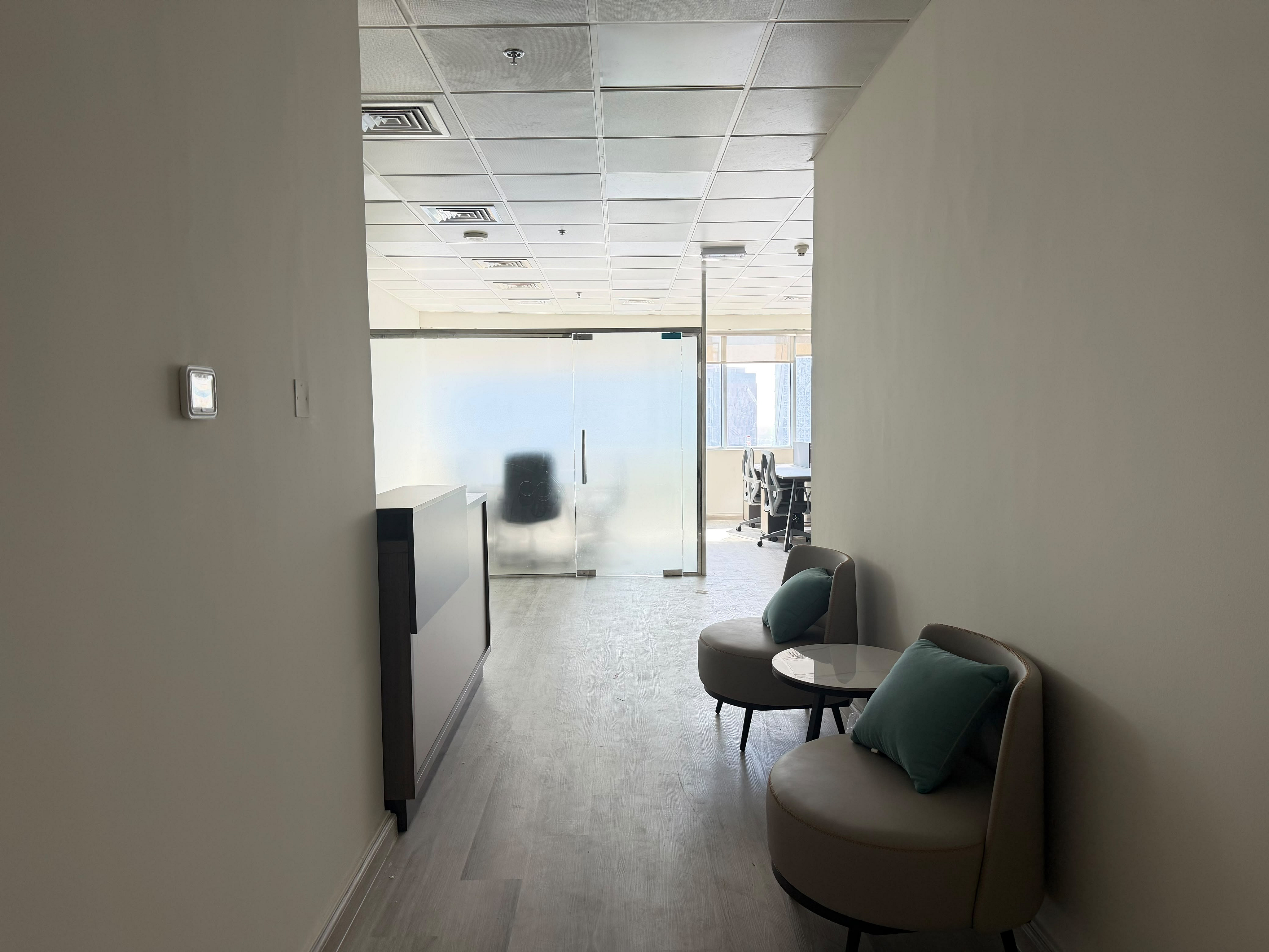 Prime Location | Vacant |Ready To Move |4 cheques