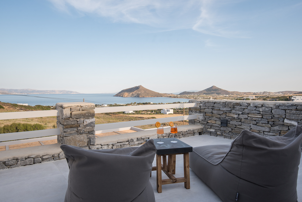 Modern 3-bedroom home with pool and Aegean views in Ysterni, Paros