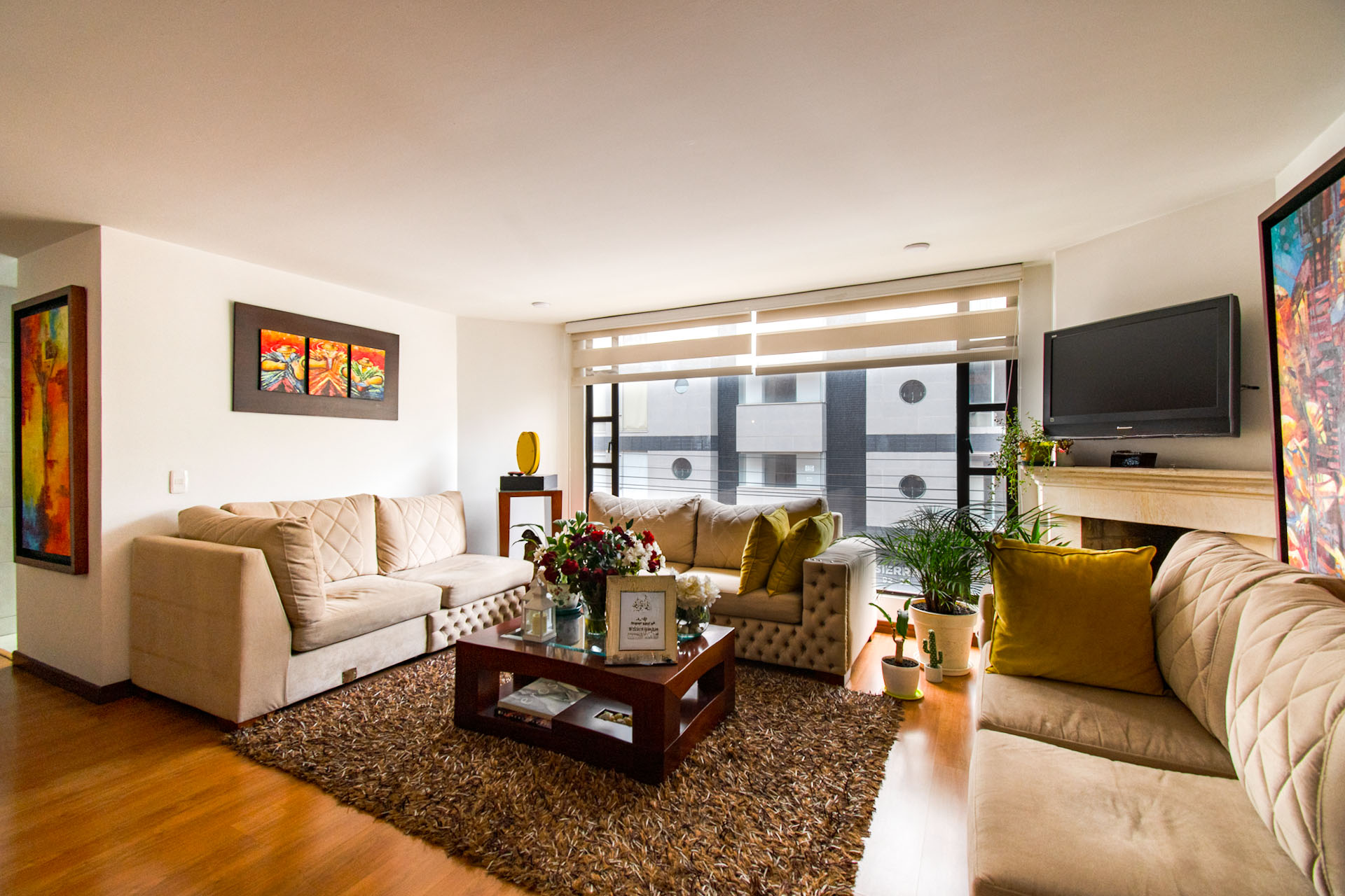 Iluminado apartamento con balcón para arriendo en Chico Norte
