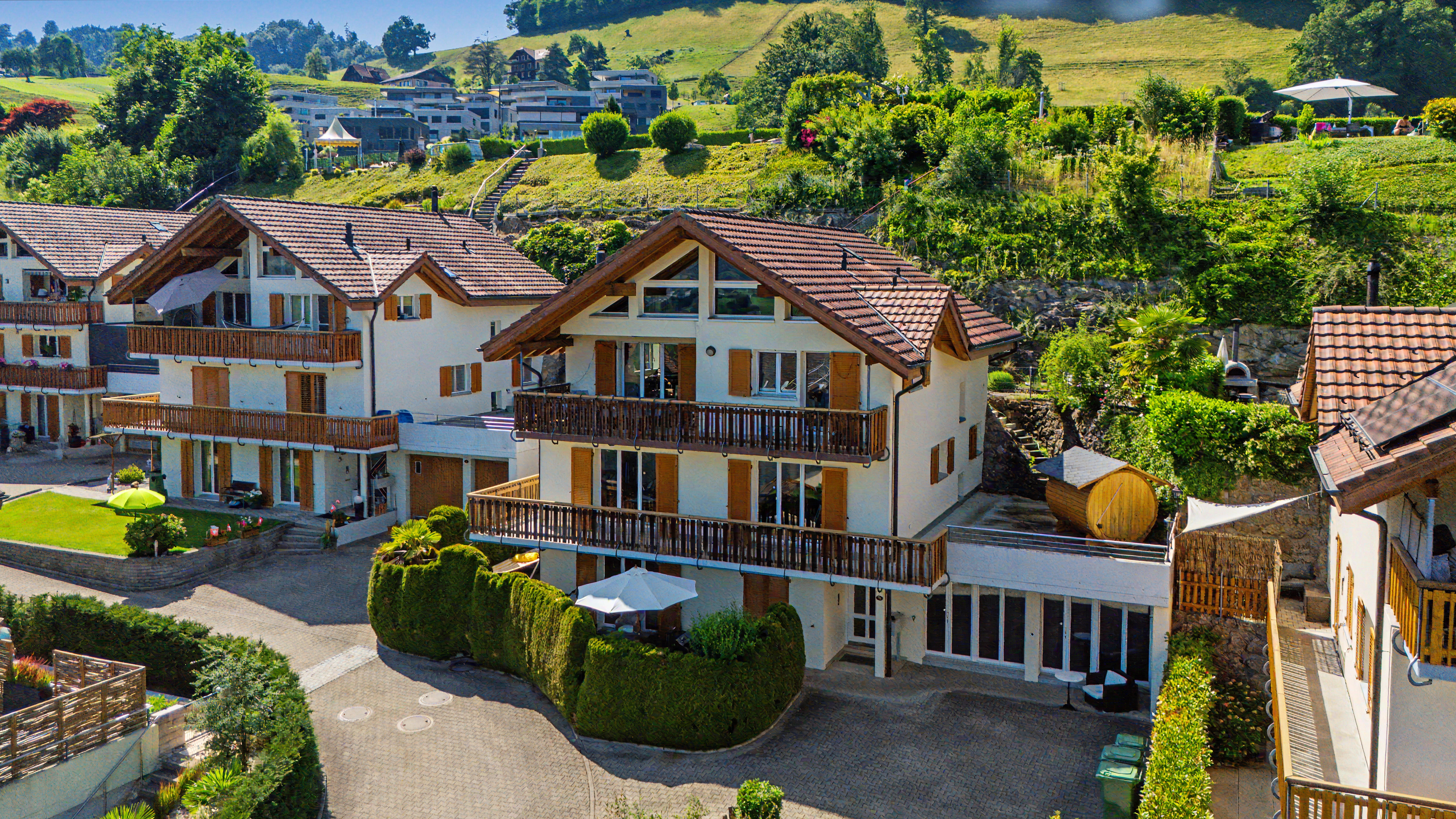 Privatsphäre & Panorama – aussergewöhnliche Maisonette in Meierskappel
