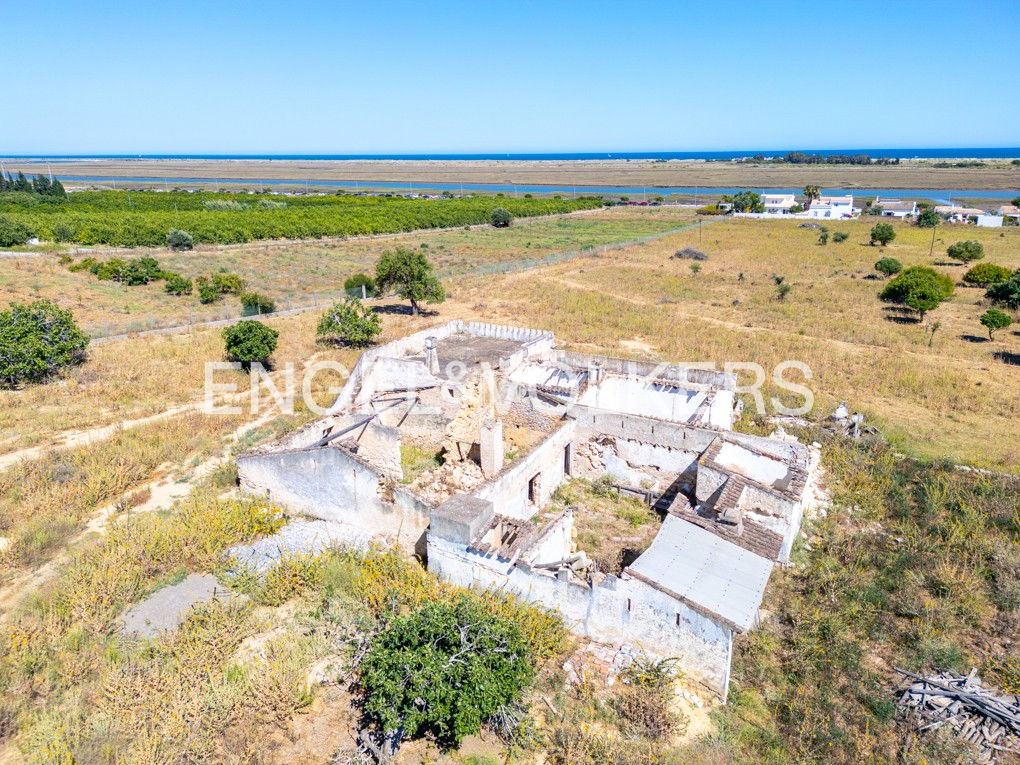 Opportunity – Quinta with Ruin in Santa Luzia